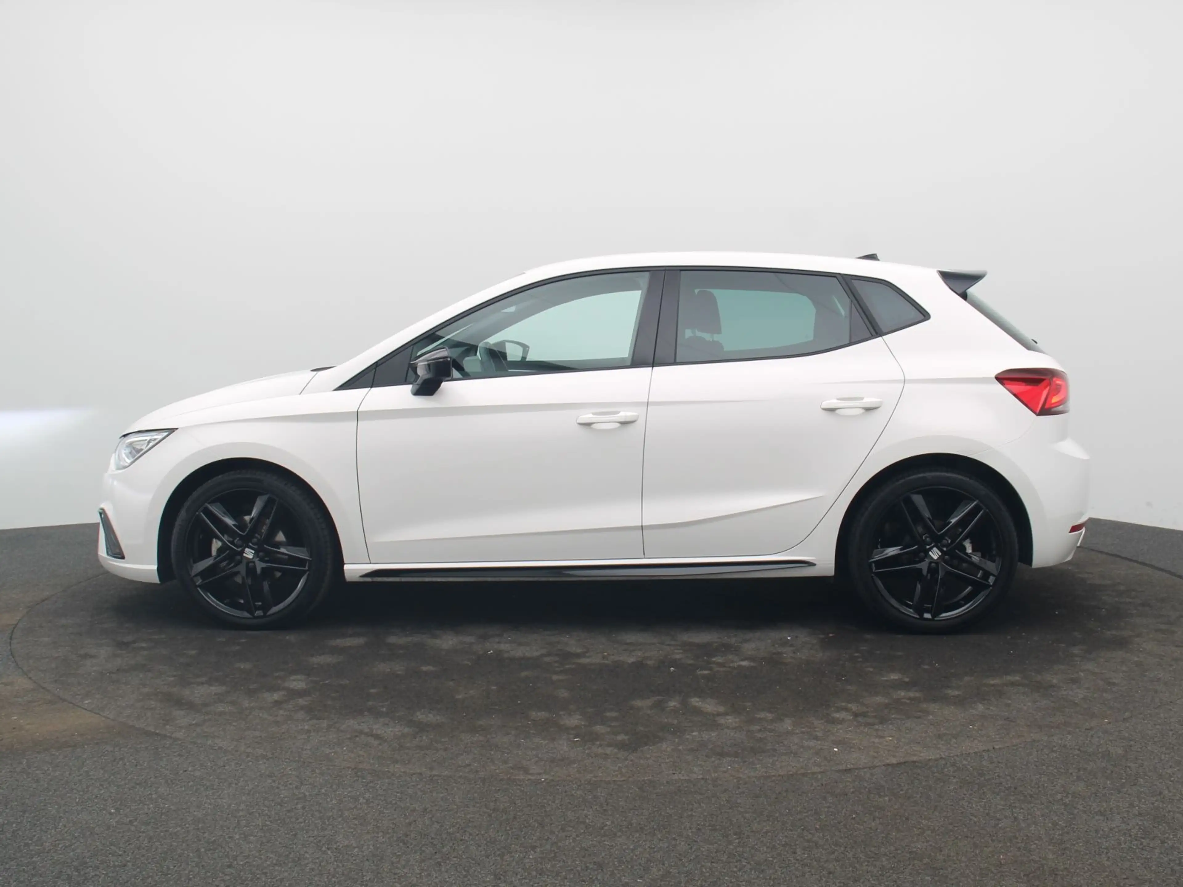 SEAT Ibiza FR Black Edition 1.0 TSI DSG / Navi, LED — photo 5