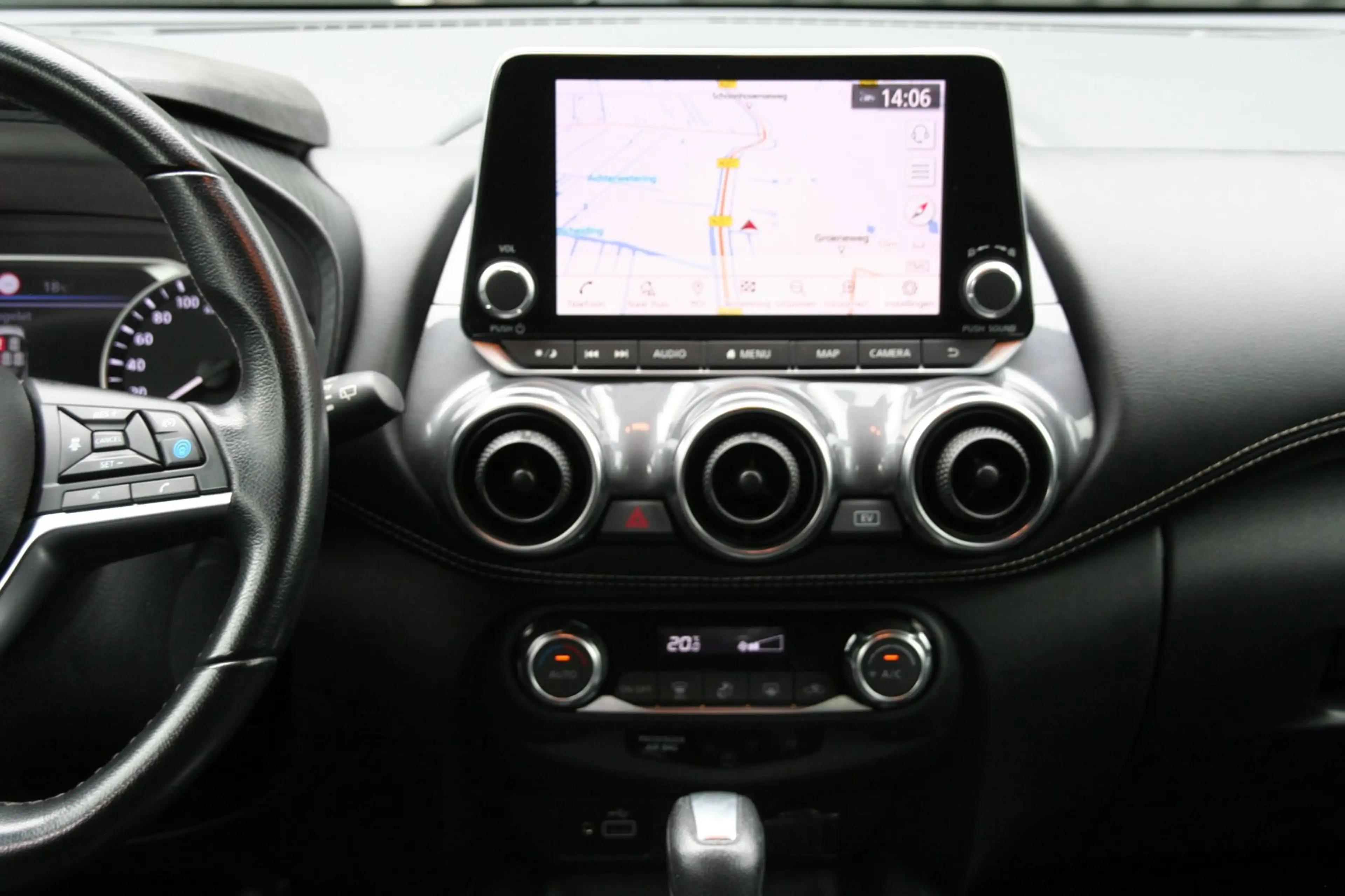 Nissan Juke 1.6 Hybrid Tekna, CLIMA, NAVI, 360 CAMERA, HALF LE — photo 17