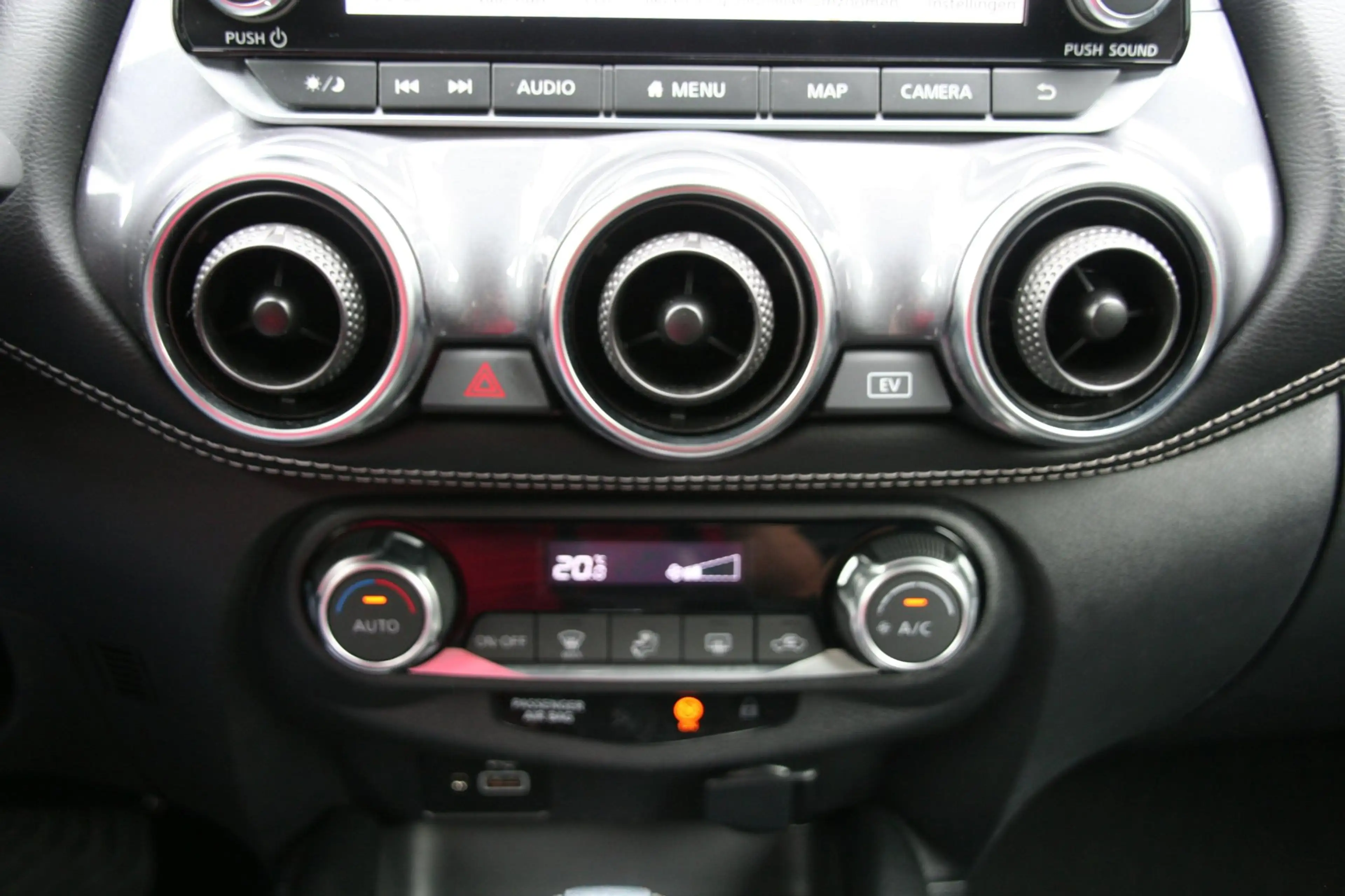 Nissan Juke 1.6 Hybrid Tekna, CLIMA, NAVI, 360 CAMERA, HALF LE — photo 33