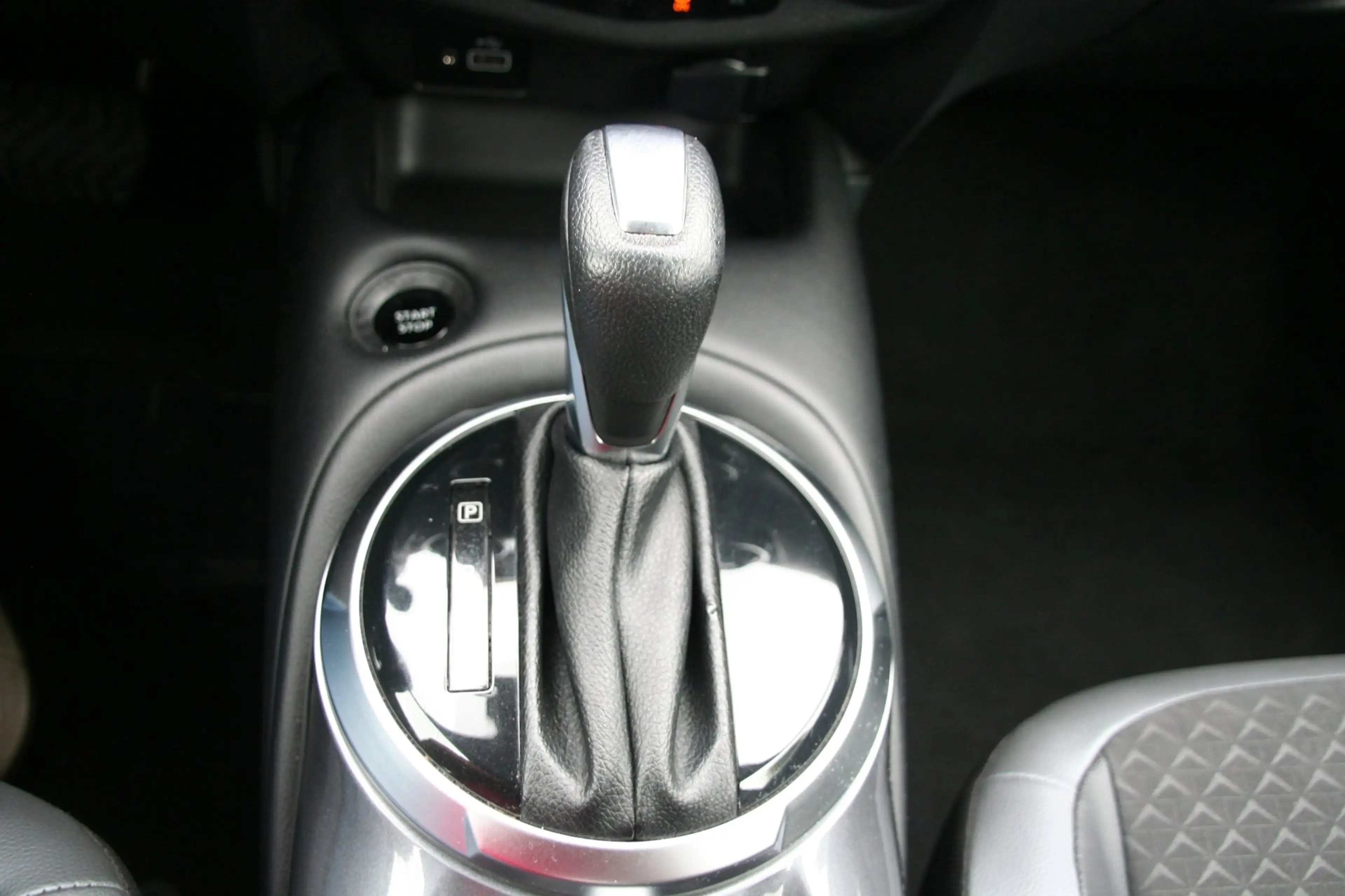 Nissan Juke 1.6 Hybrid Tekna, CLIMA, NAVI, 360 CAMERA, HALF LE — photo 21