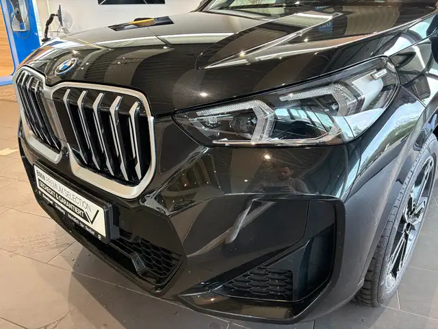 BMW X1 view 9