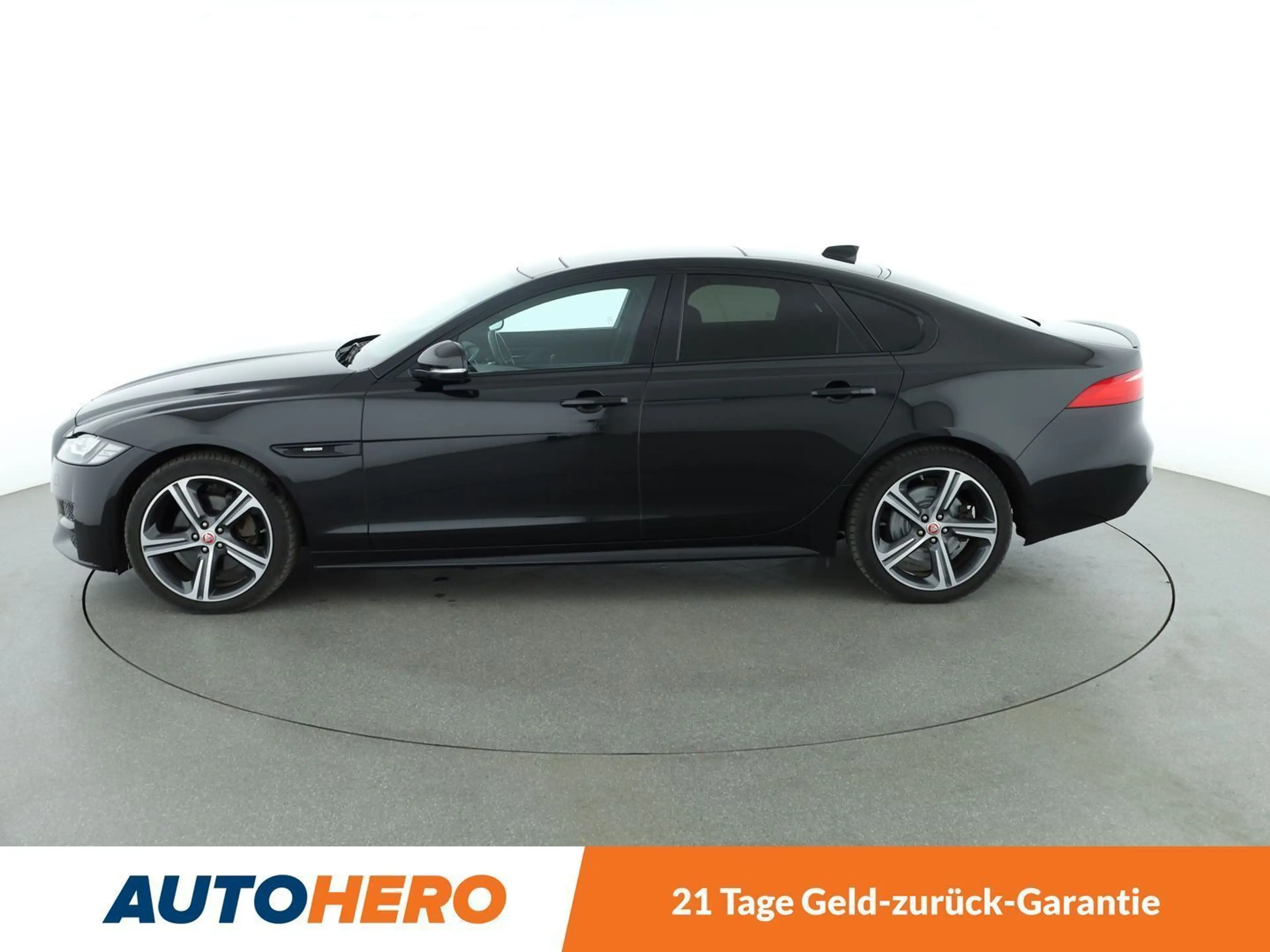 Jaguar XF 3.0 D V6 AWD Aut*NAVI*XENON*TEMPO*CAM*PDC*SHZ* — photo 3