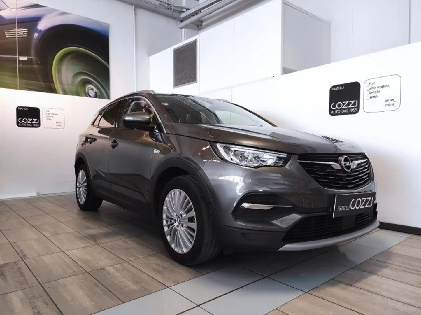 Opel Grandland X - Grandland X 1.6 Hybrid4 Plug-in aut. Gris - 1
