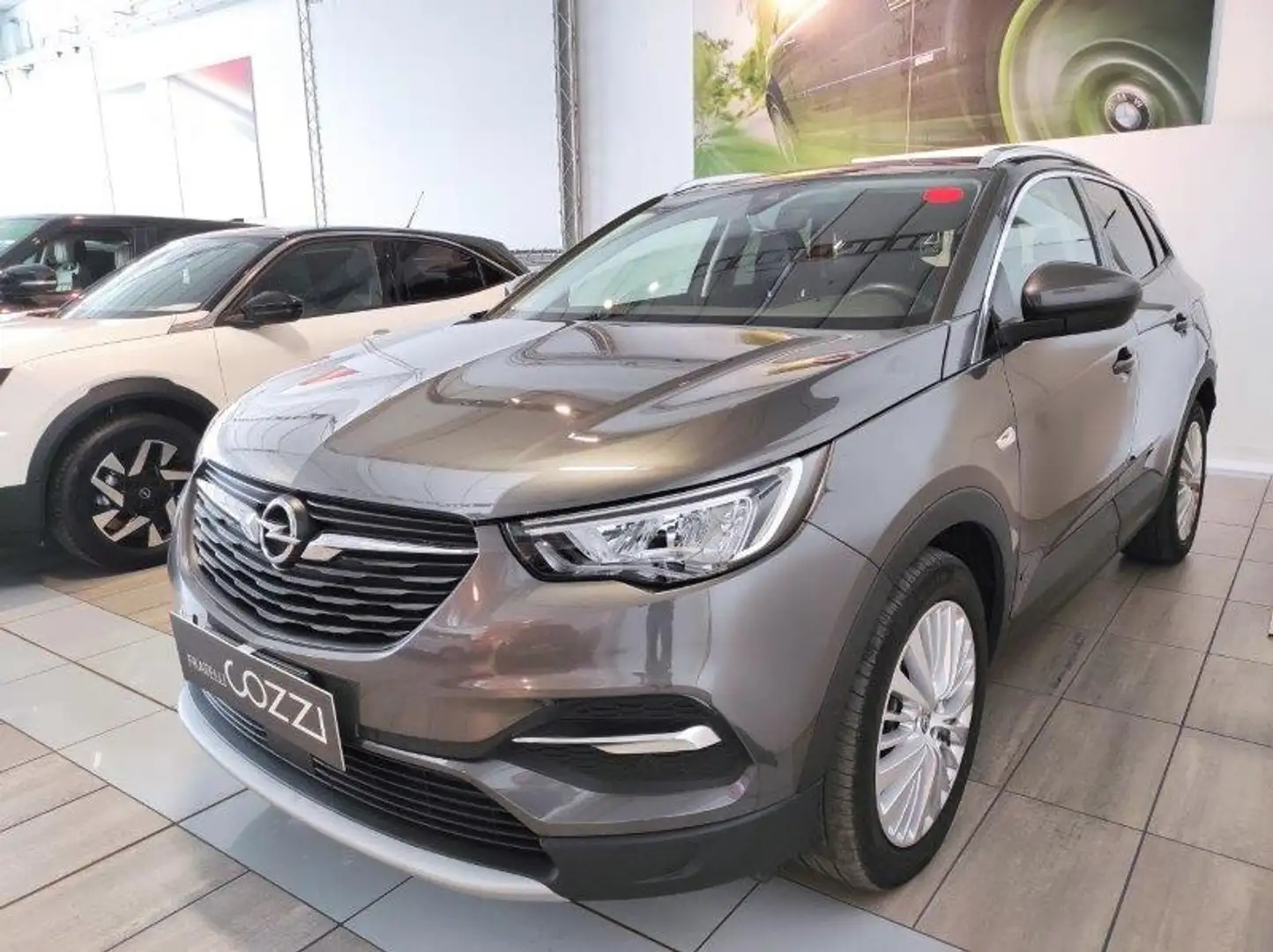Opel Grandland X - Grandland X 1.6 Hybrid4 Plug-in aut. Gris - 2