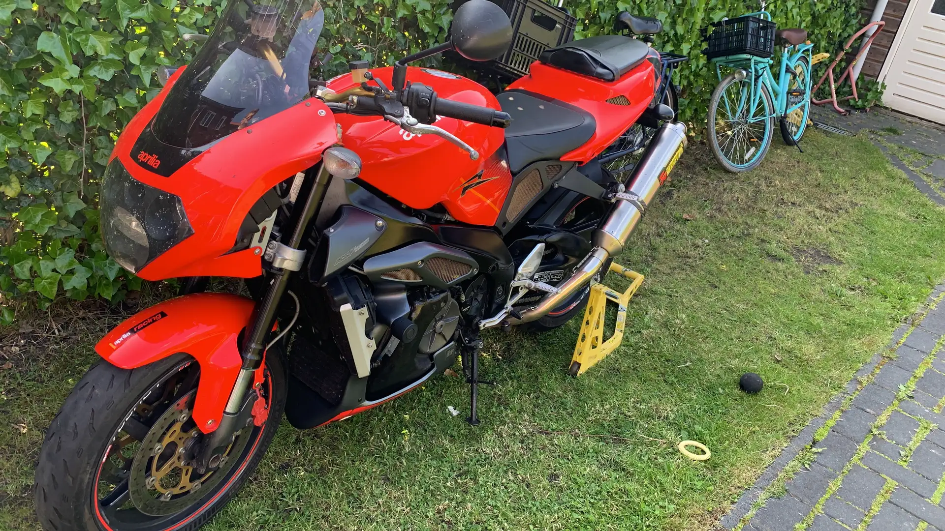 Aprilia Tuono - 2
