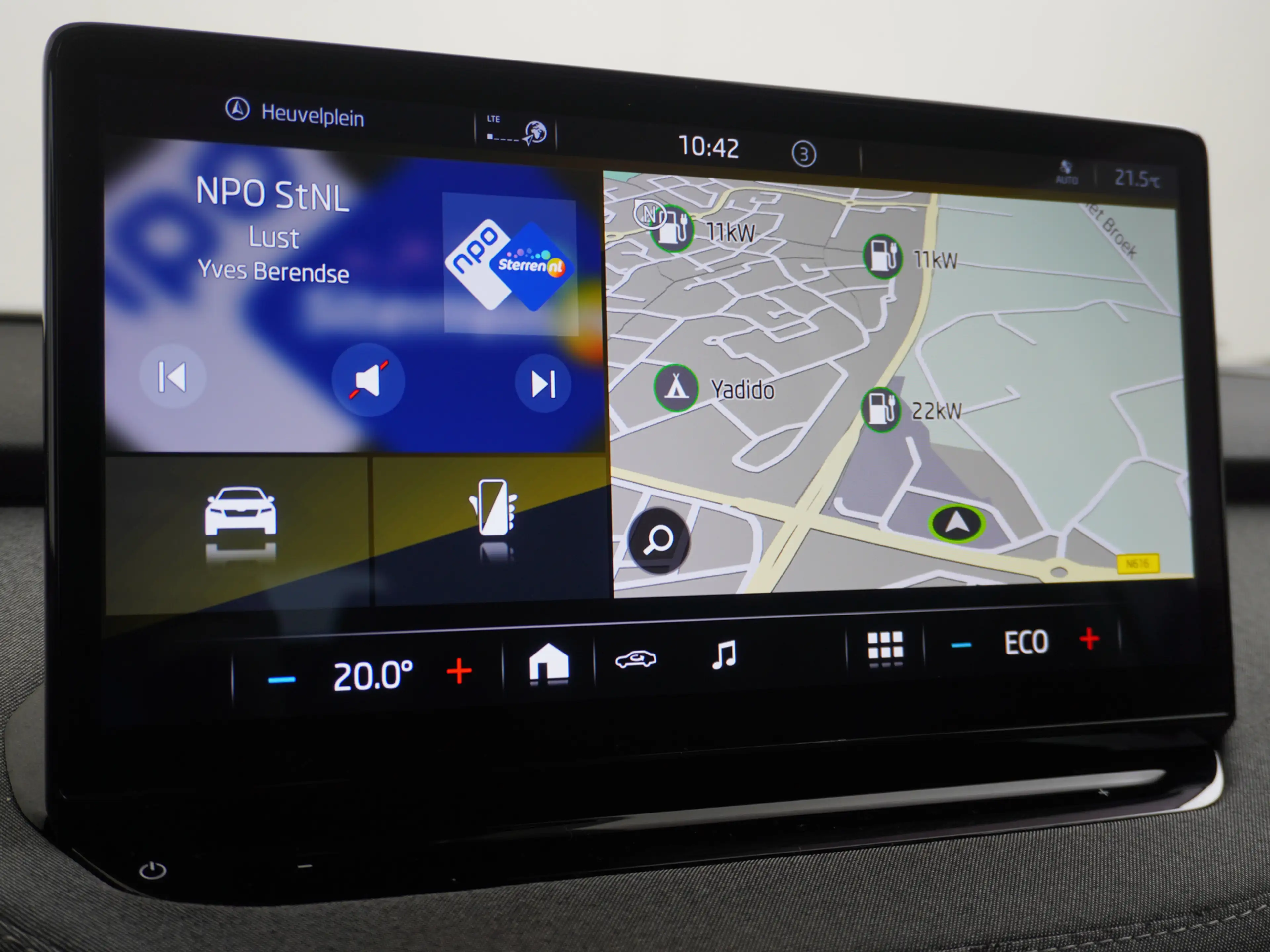 Skoda Enyaq iV 60 SOH 92% Apple Carplay Android Auto Navi Ecc — photo 13