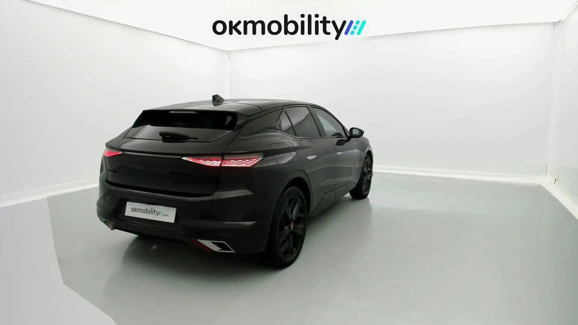 DS Automobiles DS 4 E-Tense Performance Line + Aut. 225 Чорний - 2