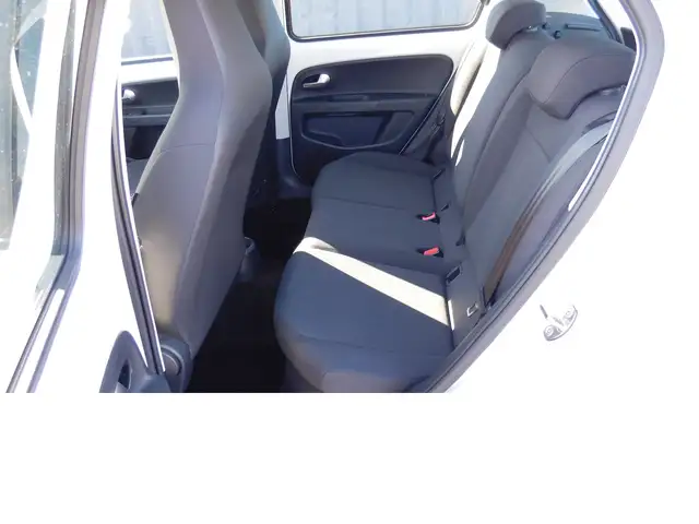 Volkswagen Up! view 13