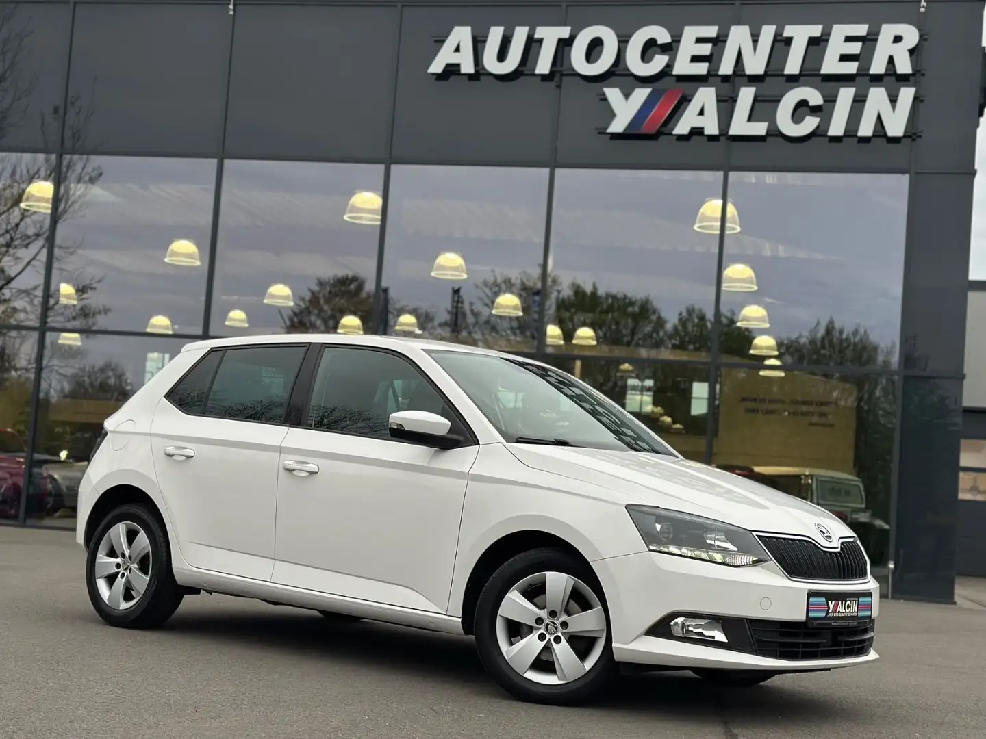 Skoda Fabia 1.2l TSI Style S-HEFT/SHZ/PDC/KLIMA/LM/BT Blanco - 1