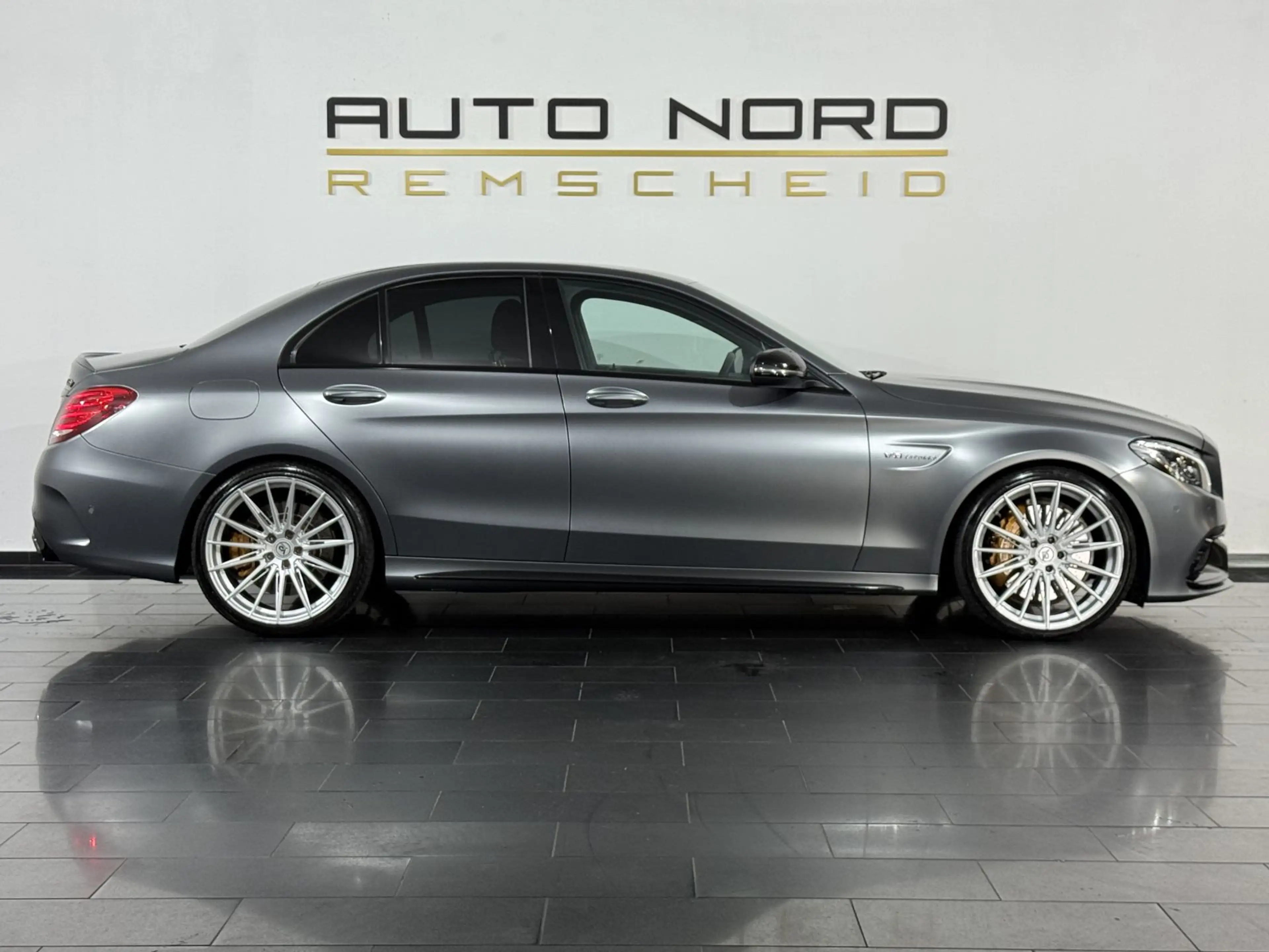 Mercedes-Benz C 63 AMG *S-AGA*MATT*YIDO*Night*ILS*Kamera* — photo 6