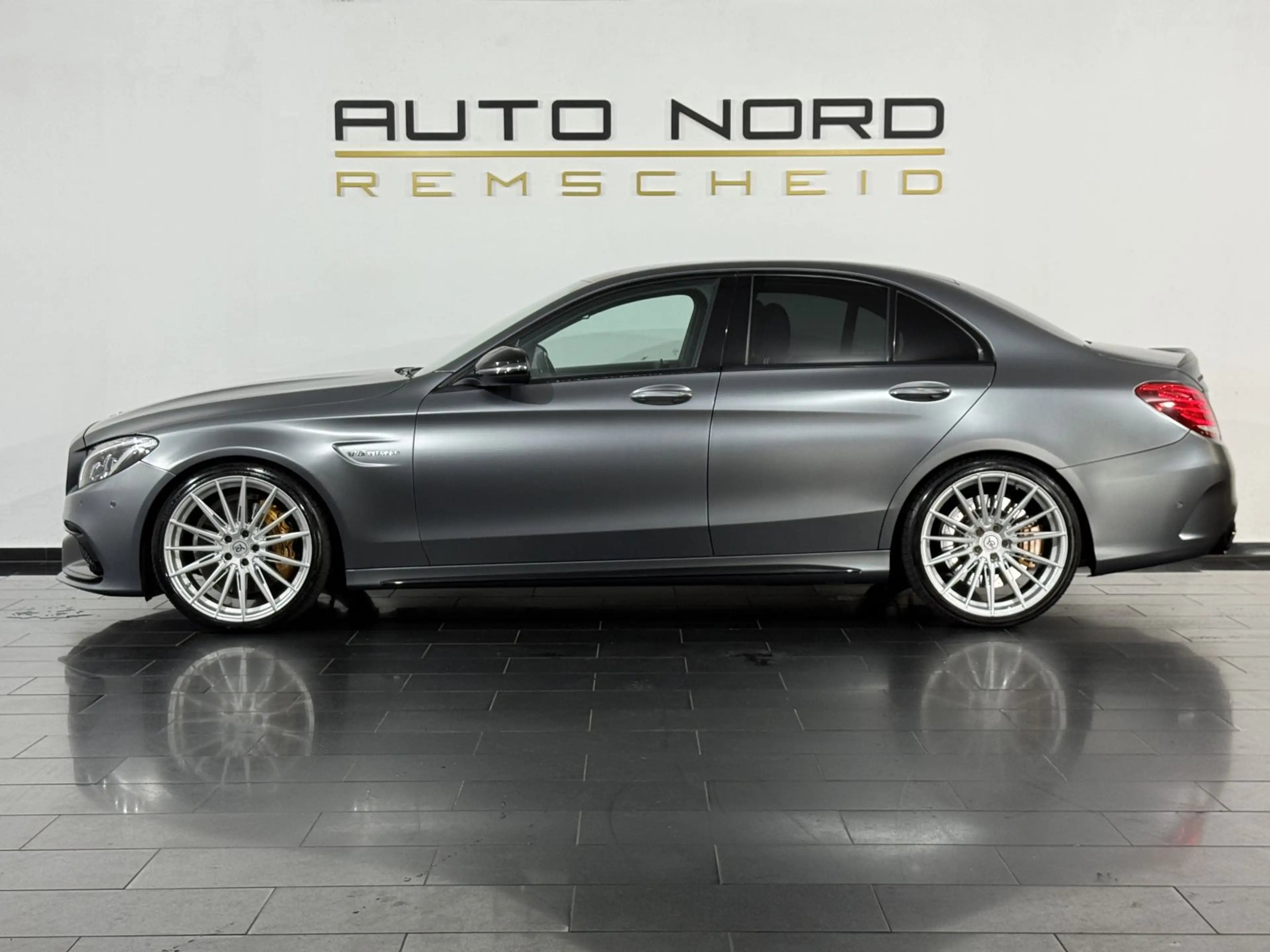 Mercedes-Benz C 63 AMG *S-AGA*MATT*YIDO*Night*ILS*Kamera* — photo 10