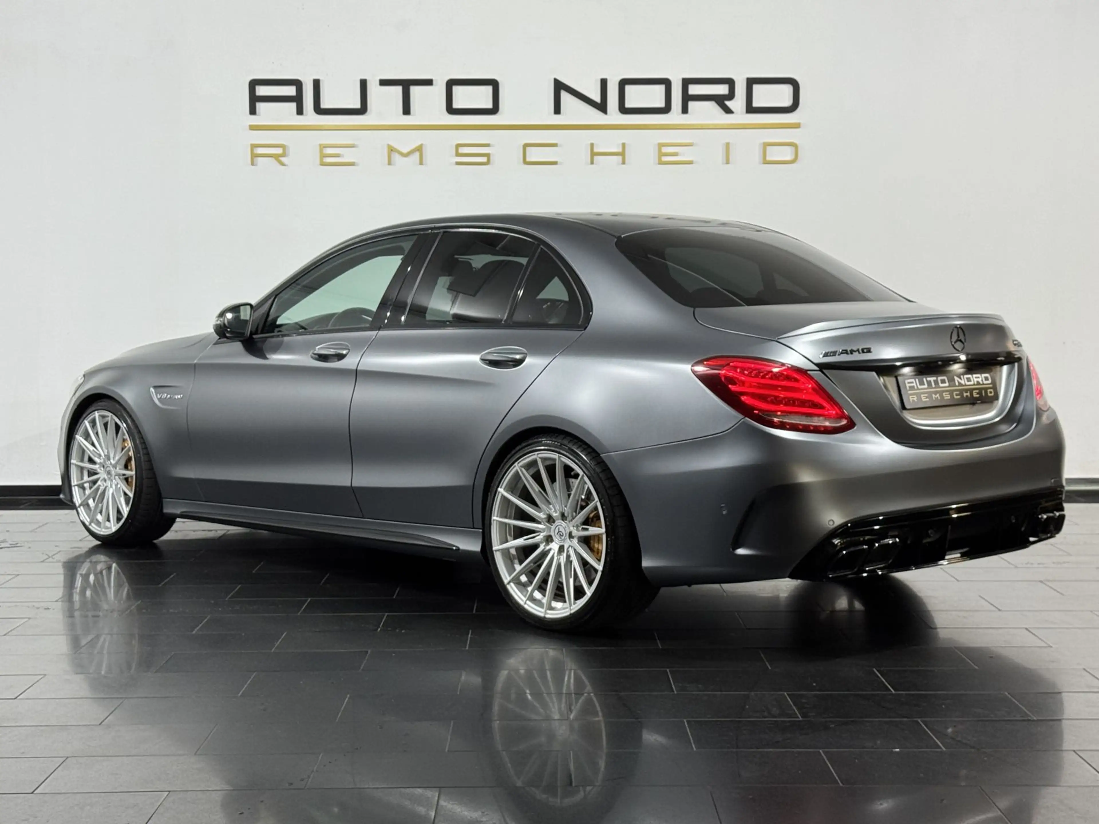Mercedes-Benz C 63 AMG *S-AGA*MATT*YIDO*Night*ILS*Kamera* — photo 9