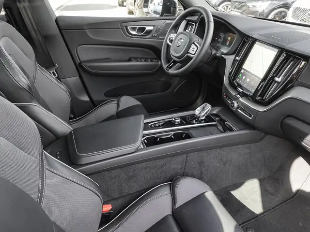 Volvo XC60 view 9