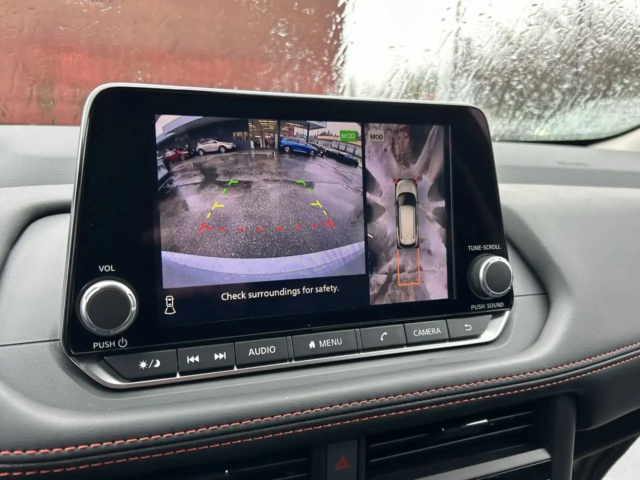 Nissan Rogue снимка Nissan Rogue