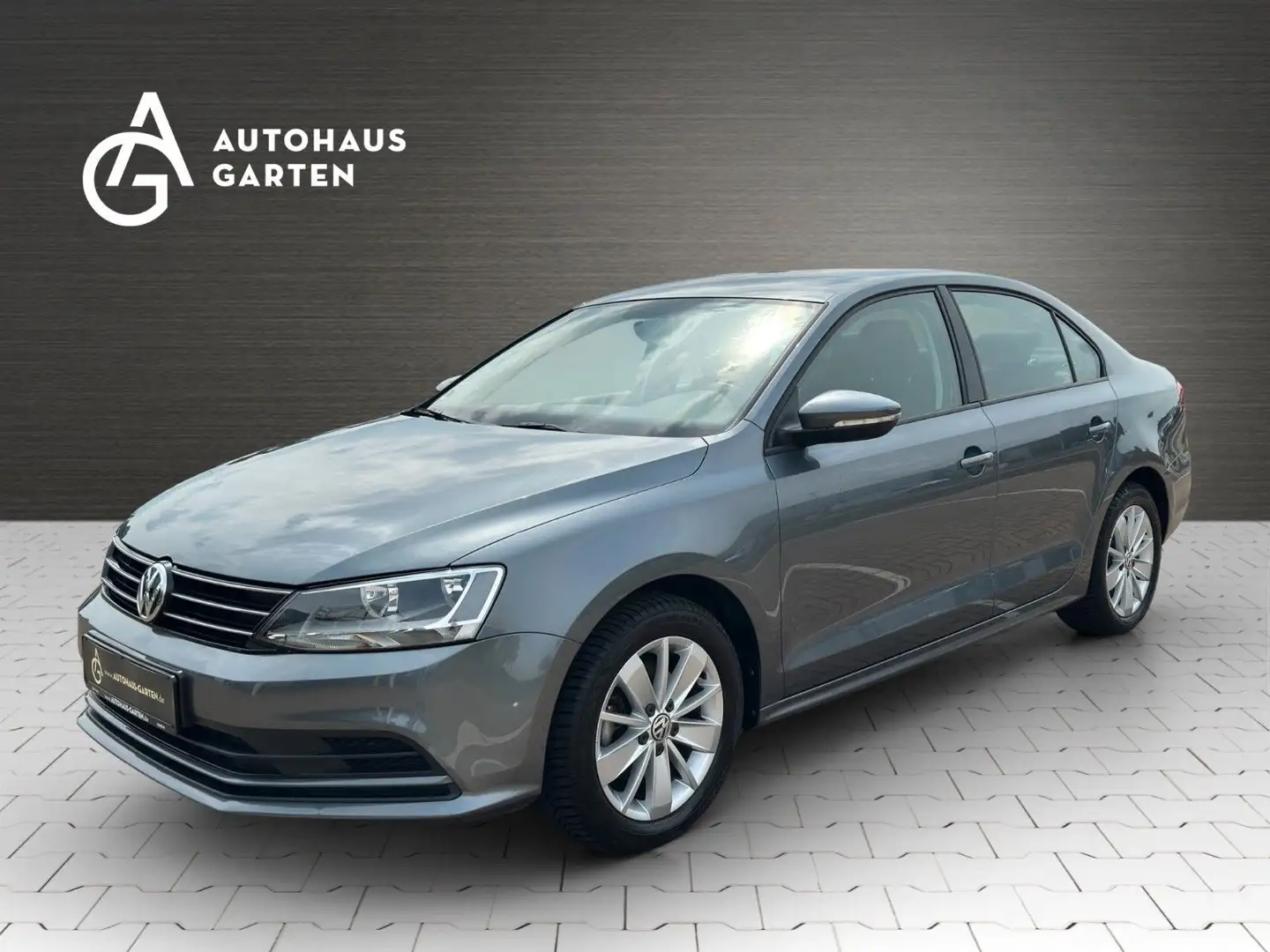 Volkswagen Jetta VI 1.2TSI Basis 1.Hand Scheckheft Grau - 1