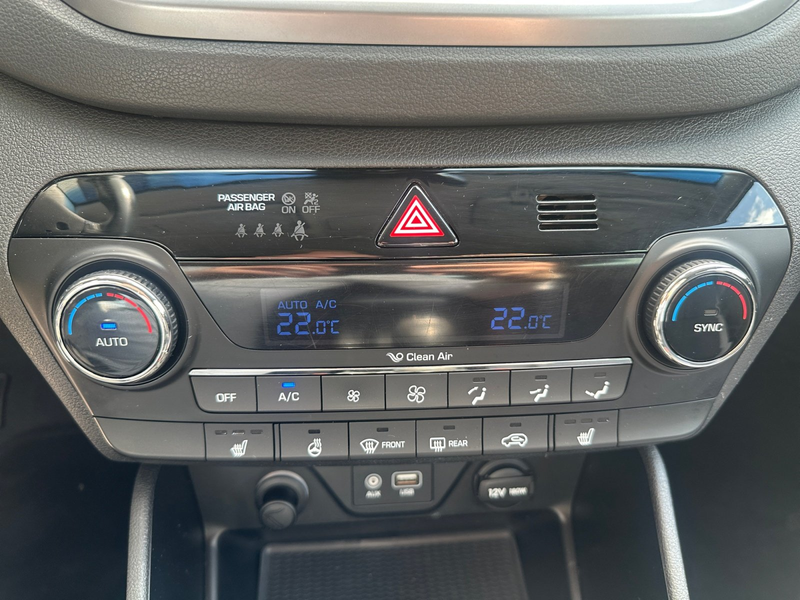 Hyundai TUCSON 1.6 blue Advantage Kamera+Navi+SHZ+KlimaA — photo 12