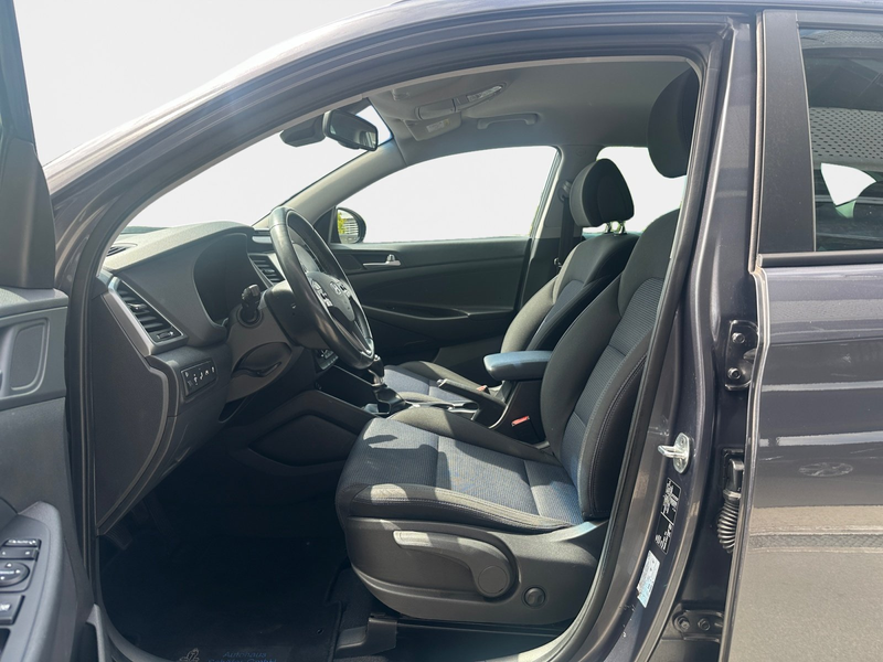 Hyundai TUCSON 1.6 blue Advantage Kamera+Navi+SHZ+KlimaA — photo 8