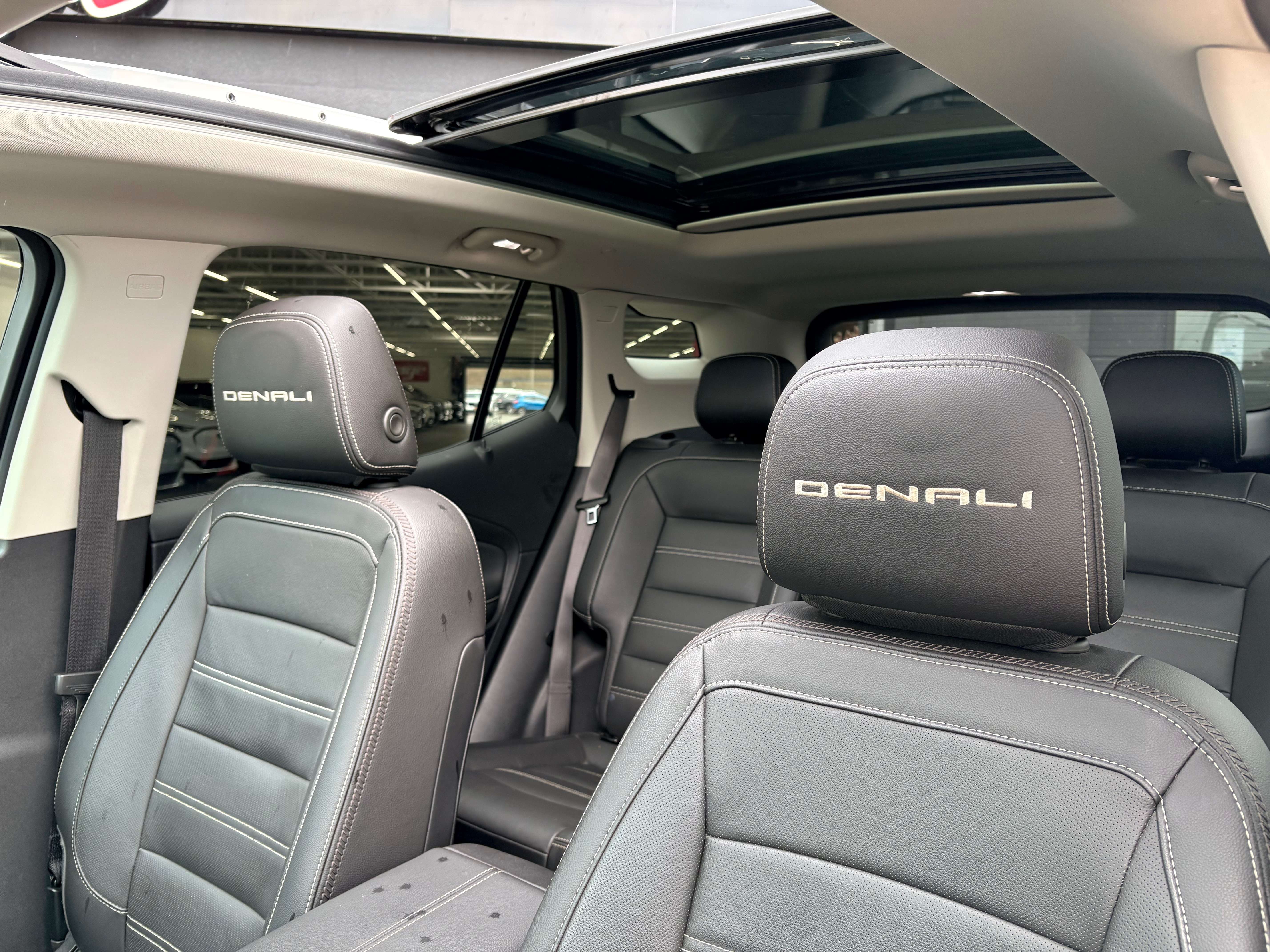 2024 GMC Terrain Denali AWD photo 4