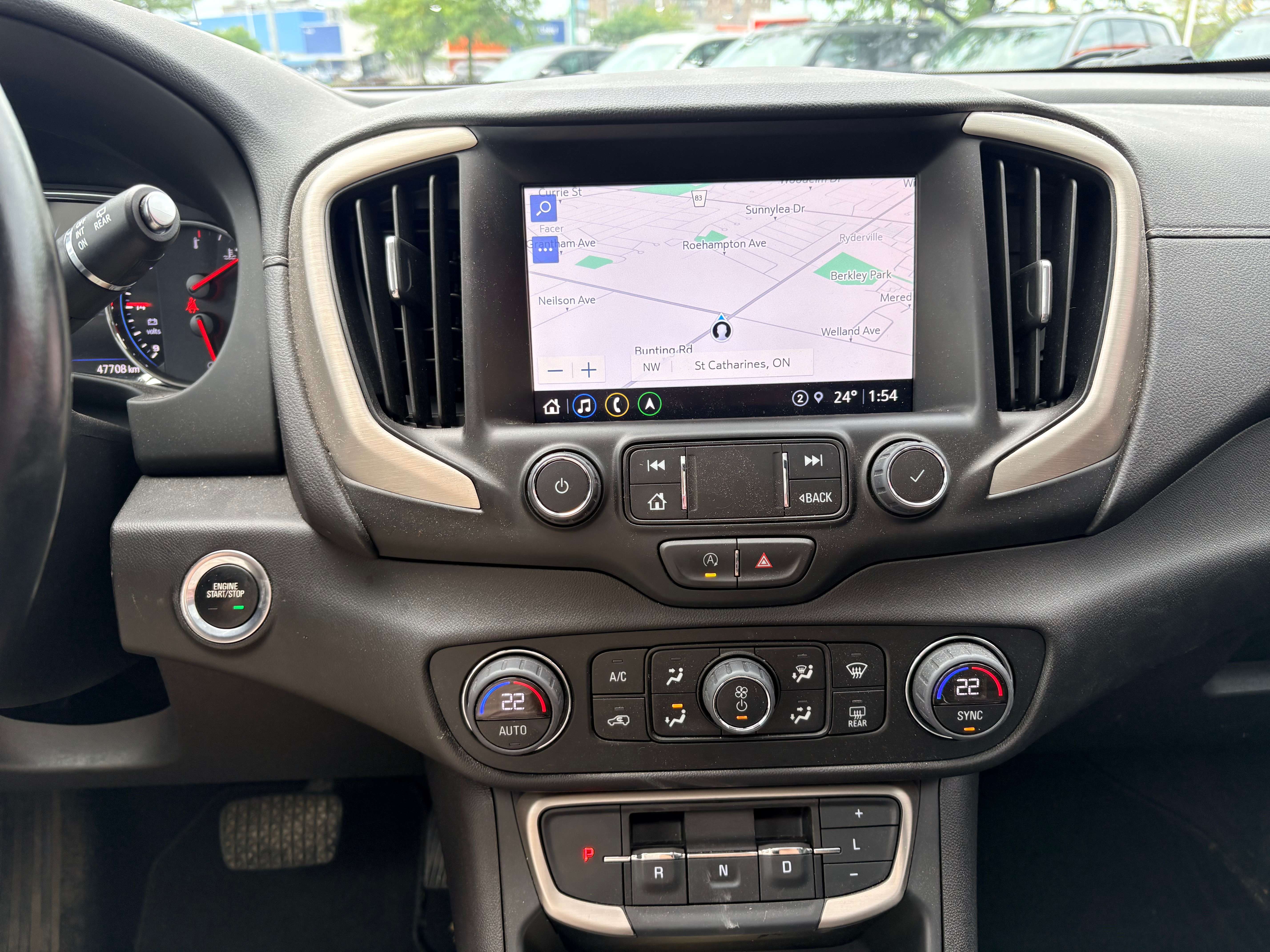 2024 GMC Terrain Denali AWD photo 2