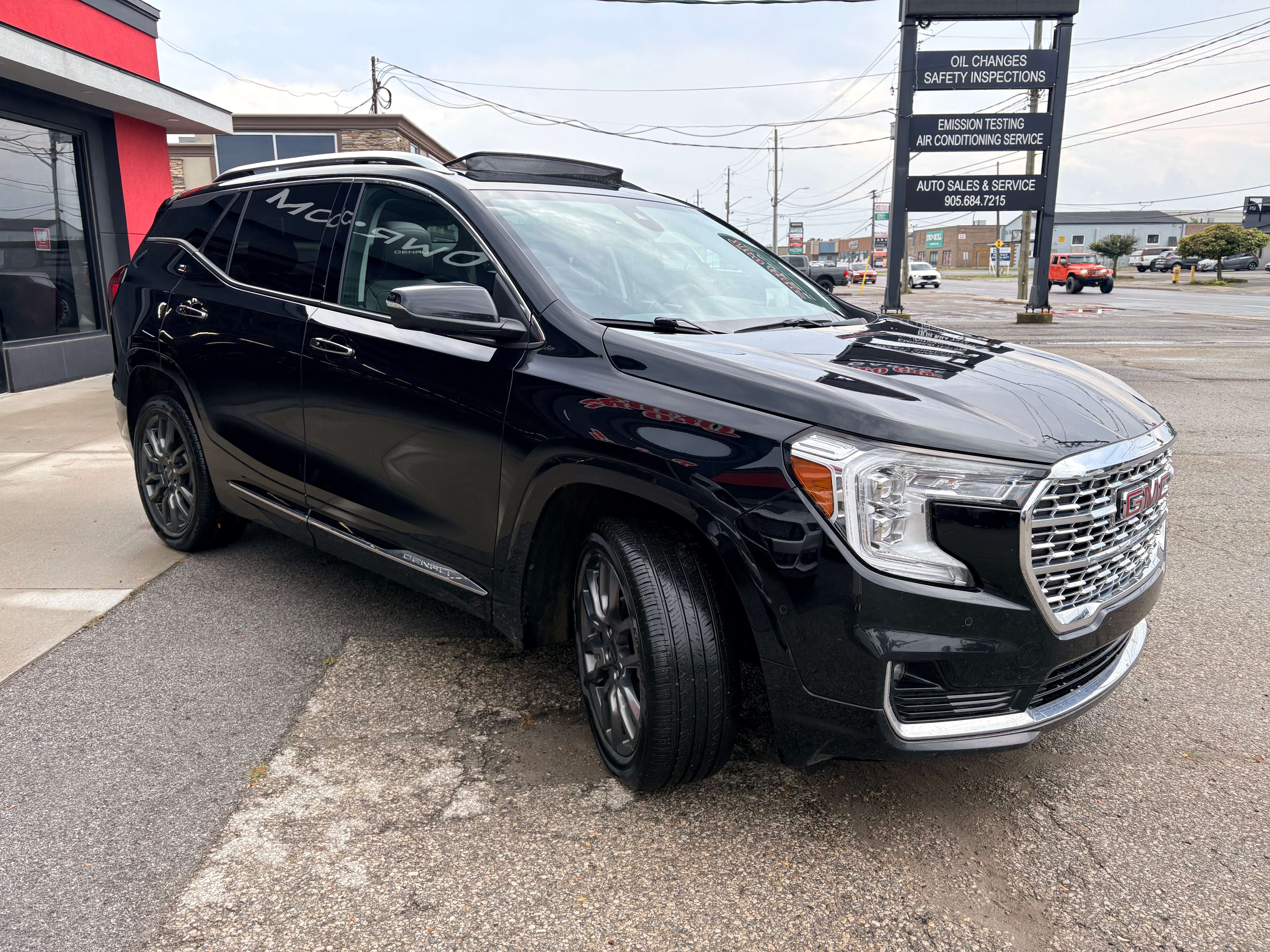 2024 GMC Terrain Denali AWD photo 6