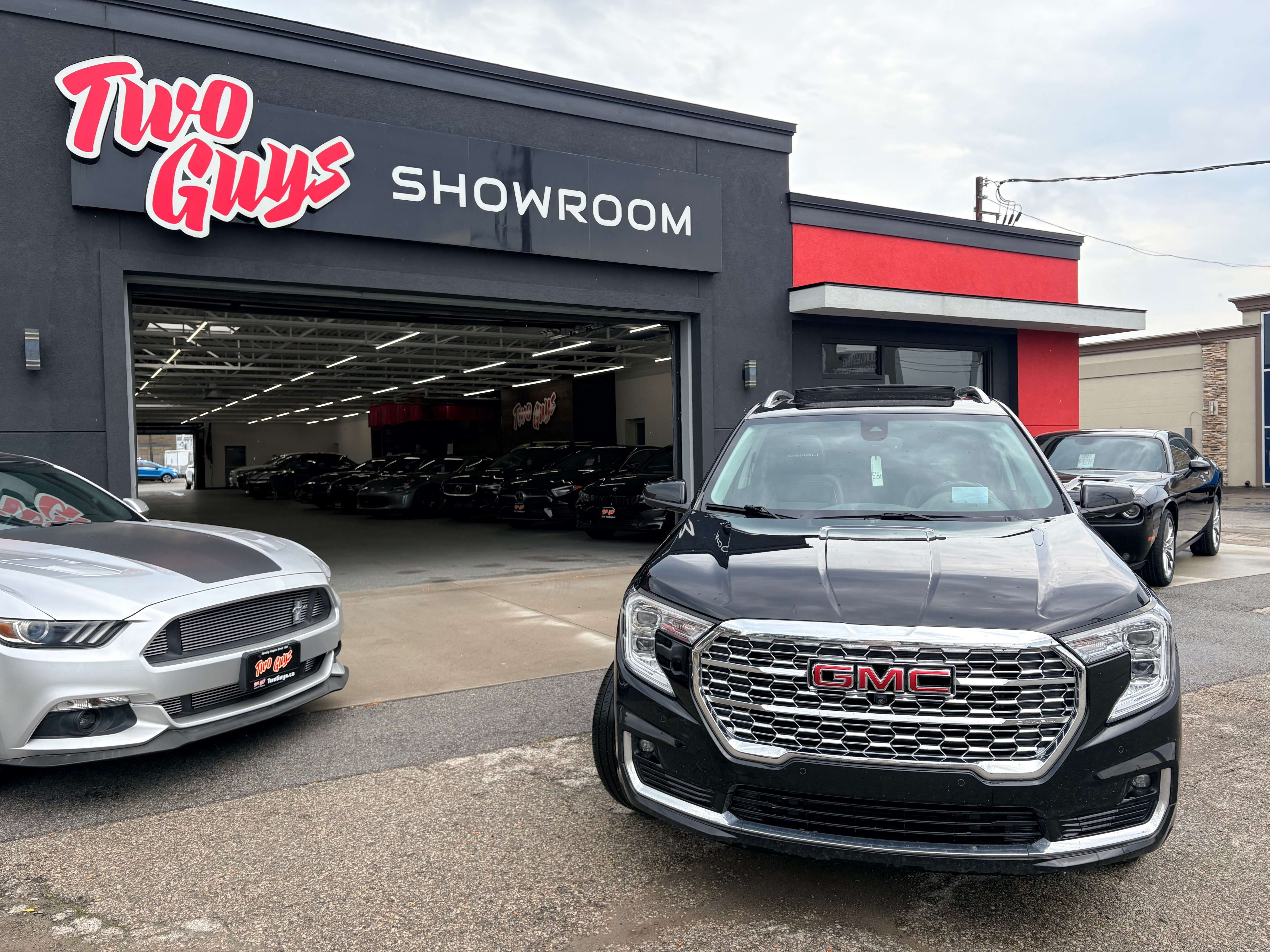 2024 GMC Terrain Denali AWD photo 5