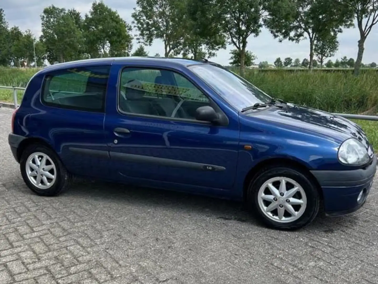 Renault Clio Clio 1.6 RT Bleu - 1