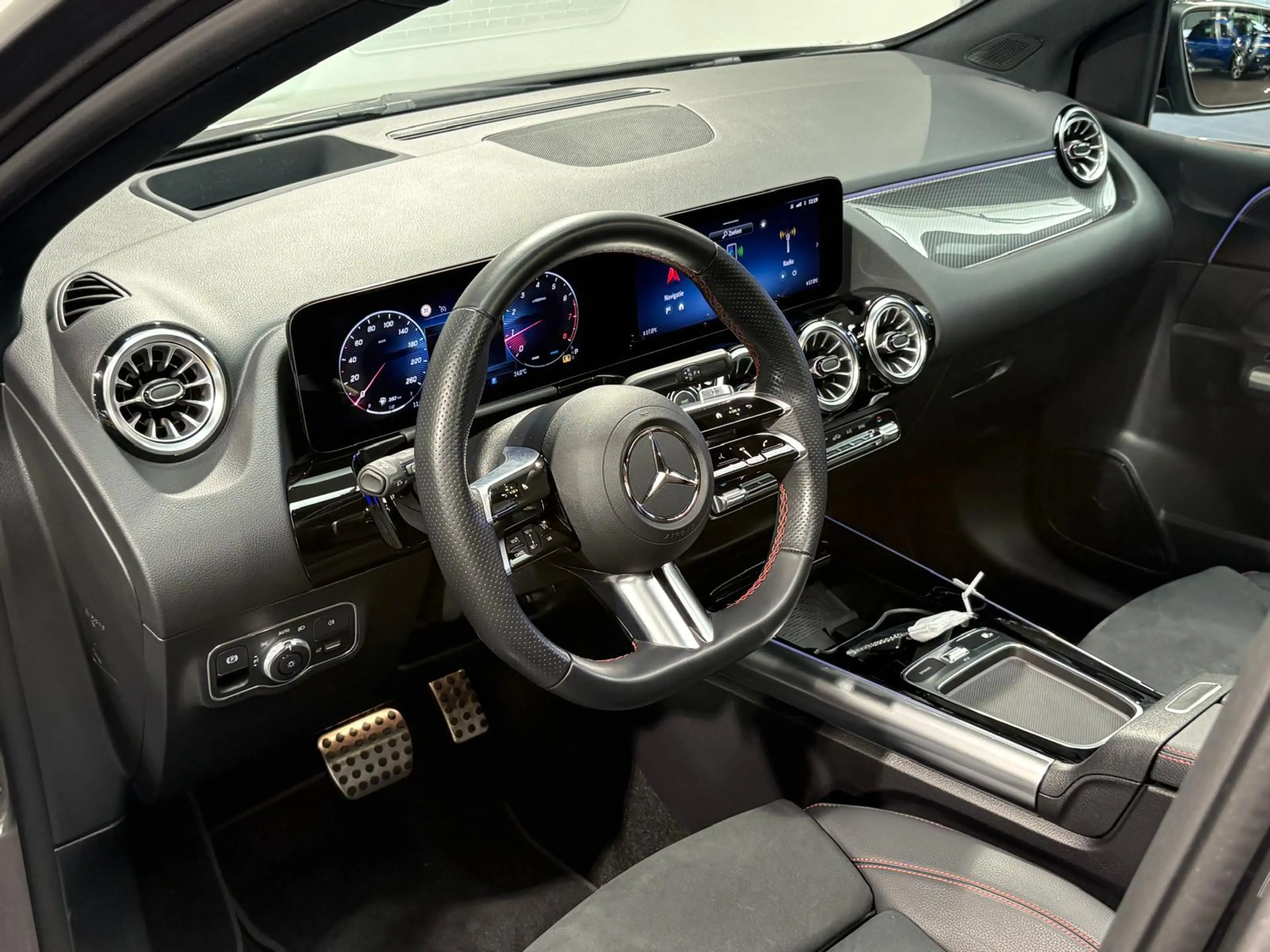 Mercedes-Benz B 180 AMG Line | Panoramadak | Elektrisch verstelbare st — photo 23