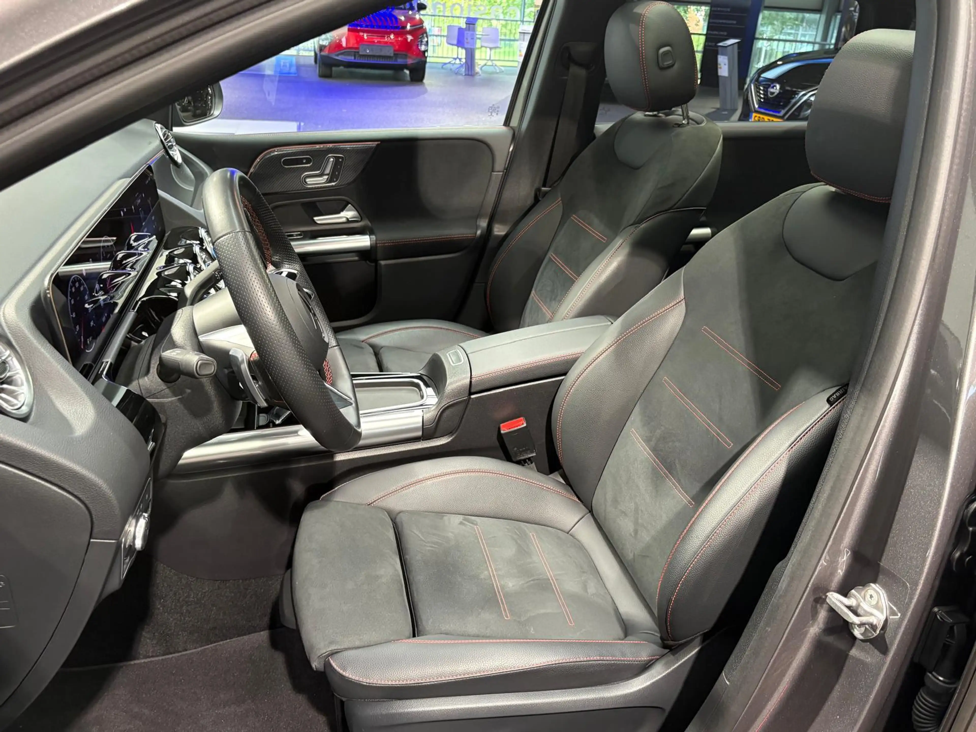 Mercedes-Benz B 180 AMG Line | Panoramadak | Elektrisch verstelbare st — photo 5
