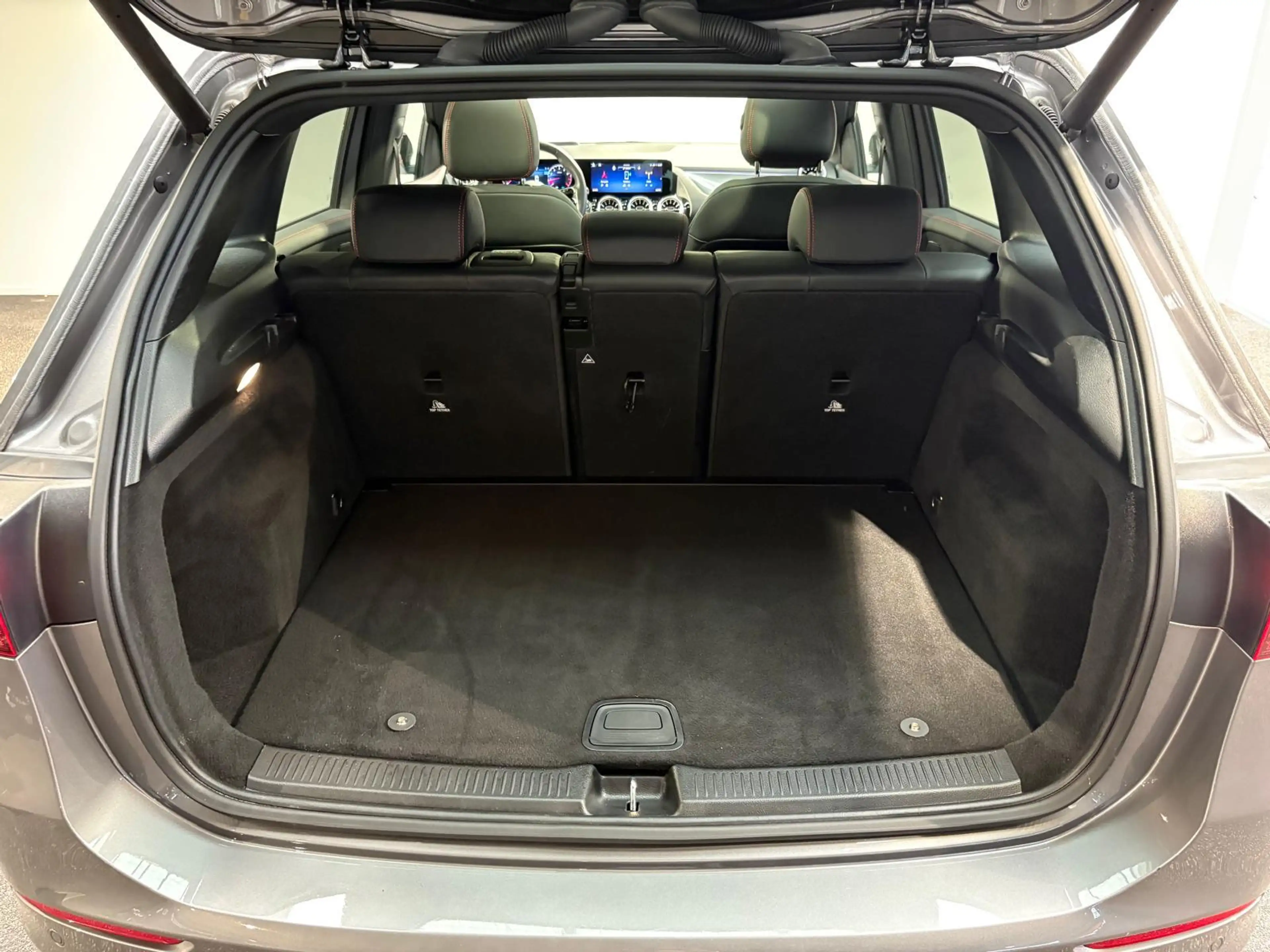 Mercedes-Benz B 180 AMG Line | Panoramadak | Elektrisch verstelbare st — photo 36