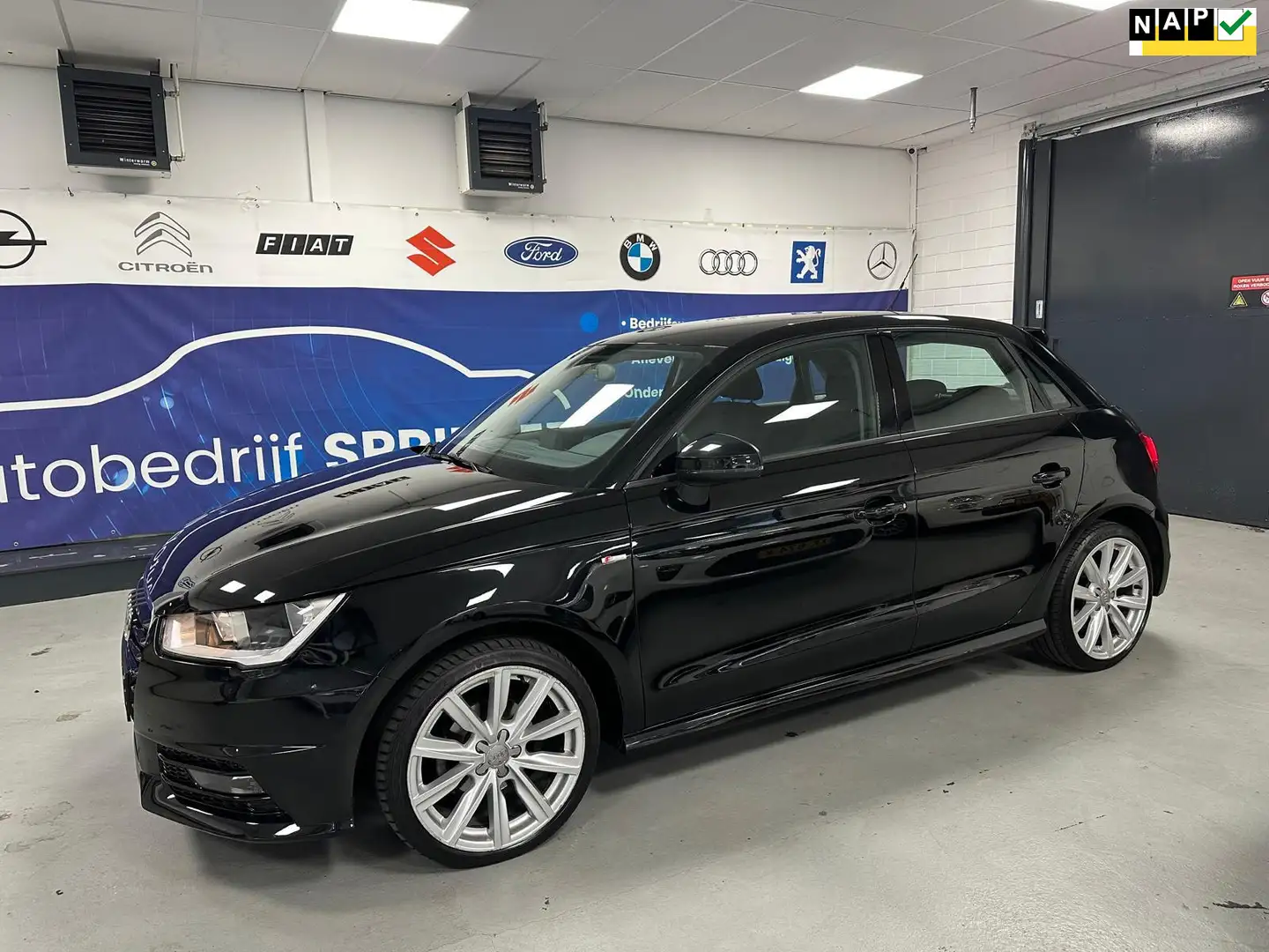 Audi A1 Sportback 1.0 TFSI Adrenalin S-LINE Zwart - 1