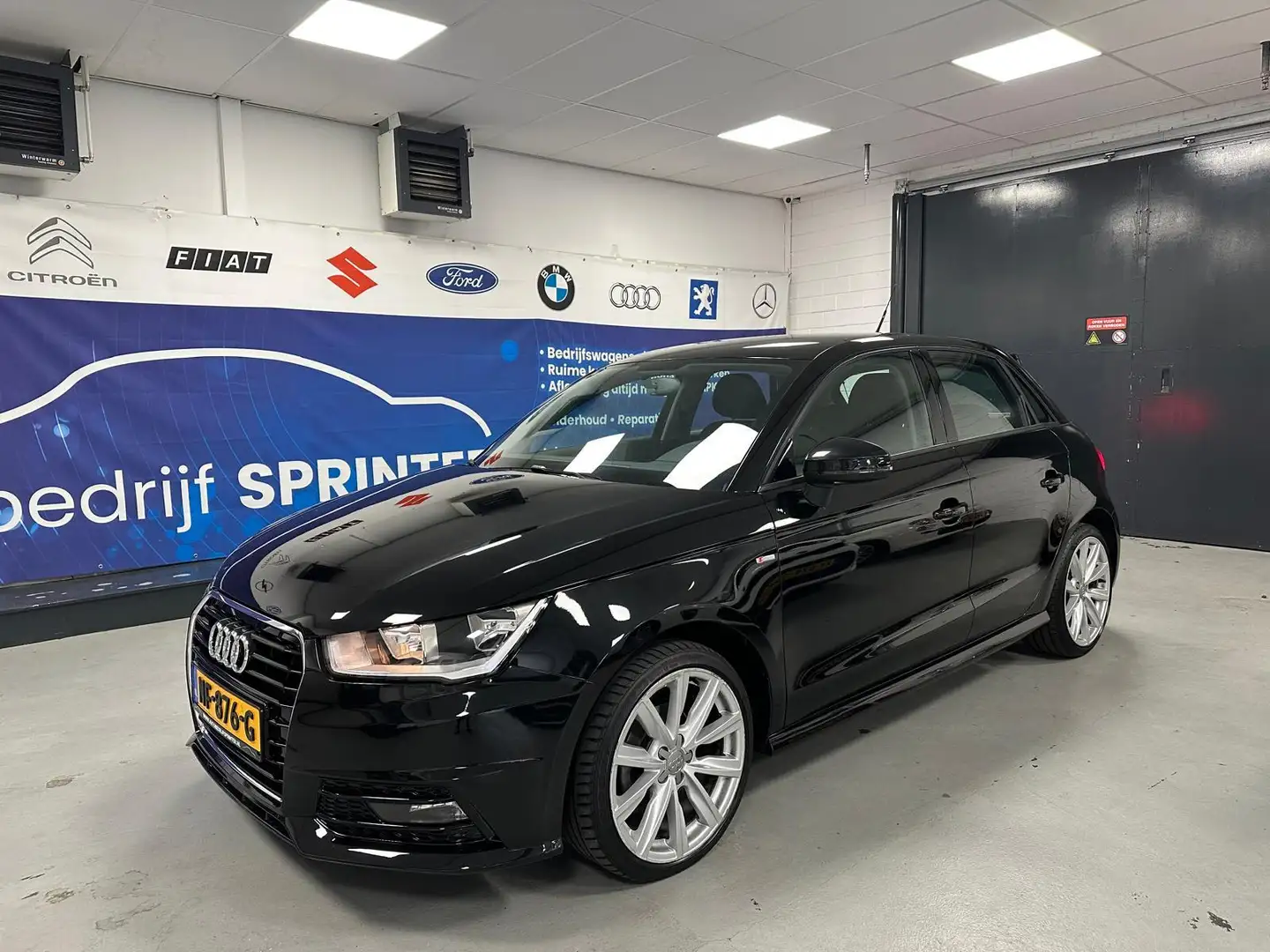 Audi A1 Sportback 1.0 TFSI Adrenalin S-LINE Zwart - 2