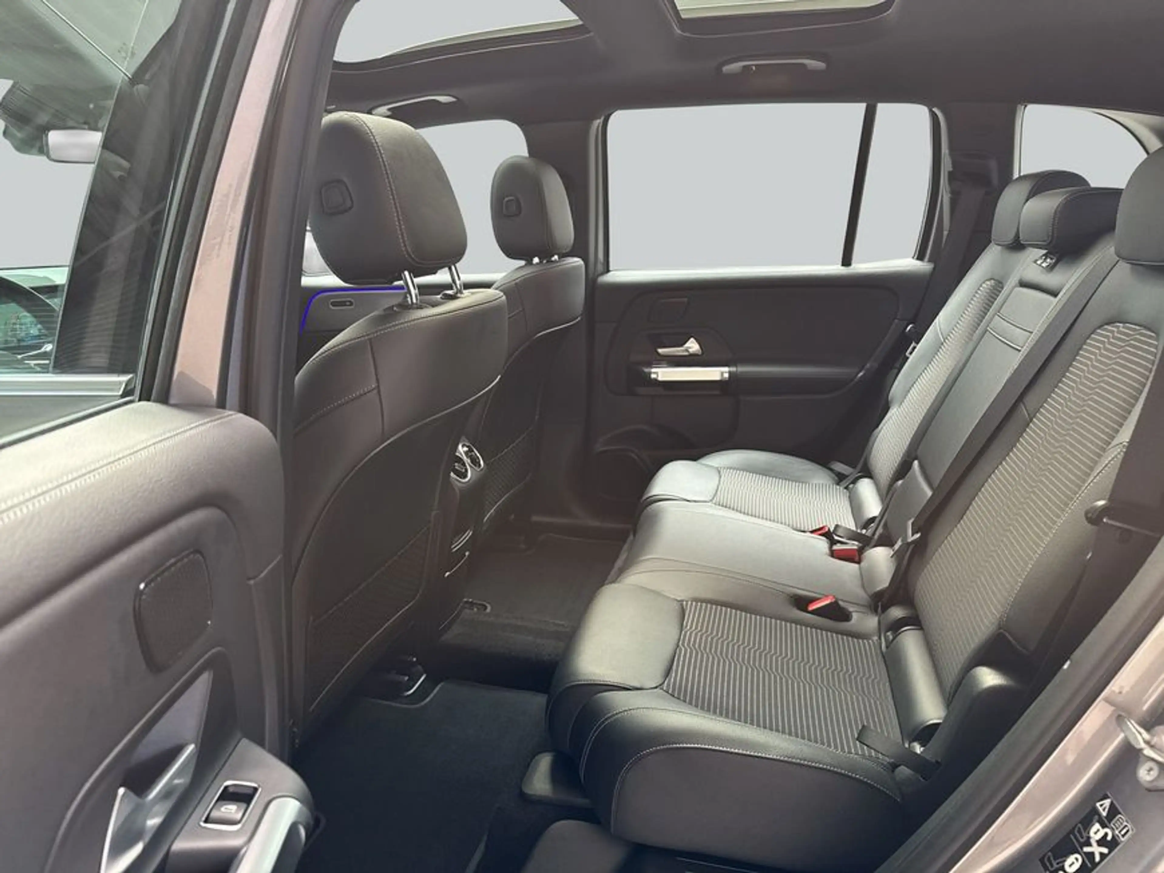 Mercedes-Benz EQB 300 EQB — photo 11