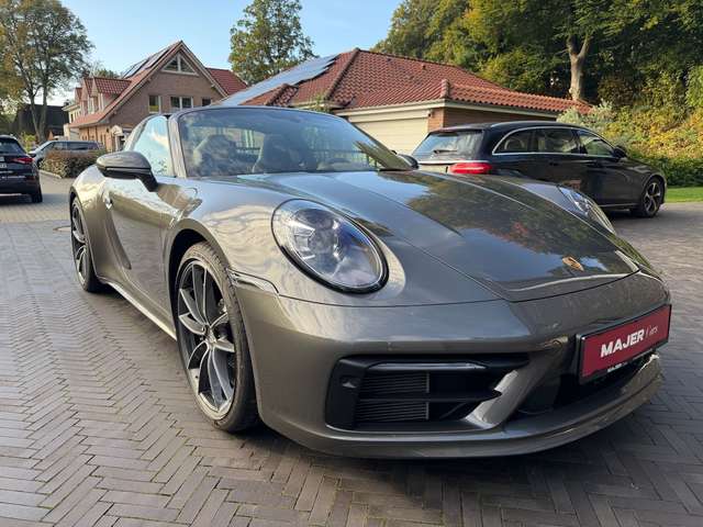 Imagine Porsche 992 911 Targa 4S*BURMESTER*CHRONO*KERAMIK*MEMORY