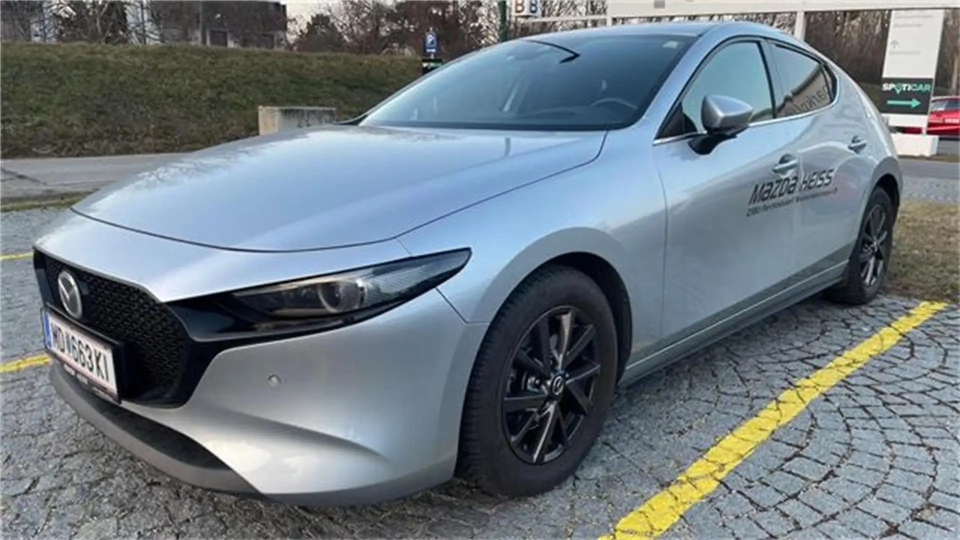 Mazda 3 Skyactiv-G122 Comfort+ /SO/ST mit Paket SOUND, S Silber - 1