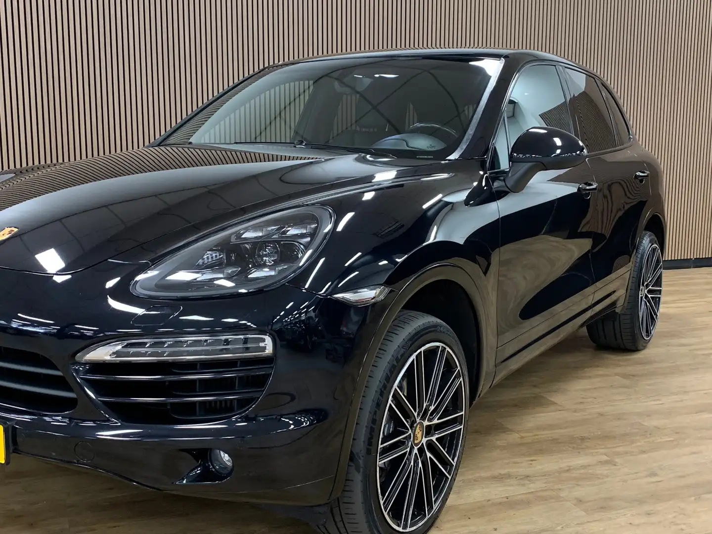 Porsche Cayenne 3.0 D|Navigatie|Luchtvering|Dealer onderhouden| Чёрный - 2