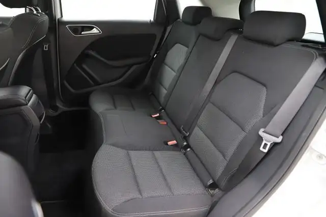 Mercedes-Benz B Class view 11