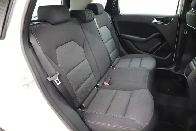 Mercedes-Benz B Class view 12
