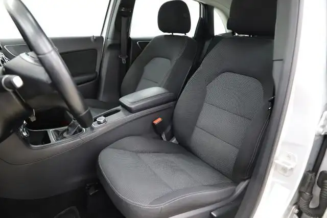 Mercedes-Benz B Class view 9