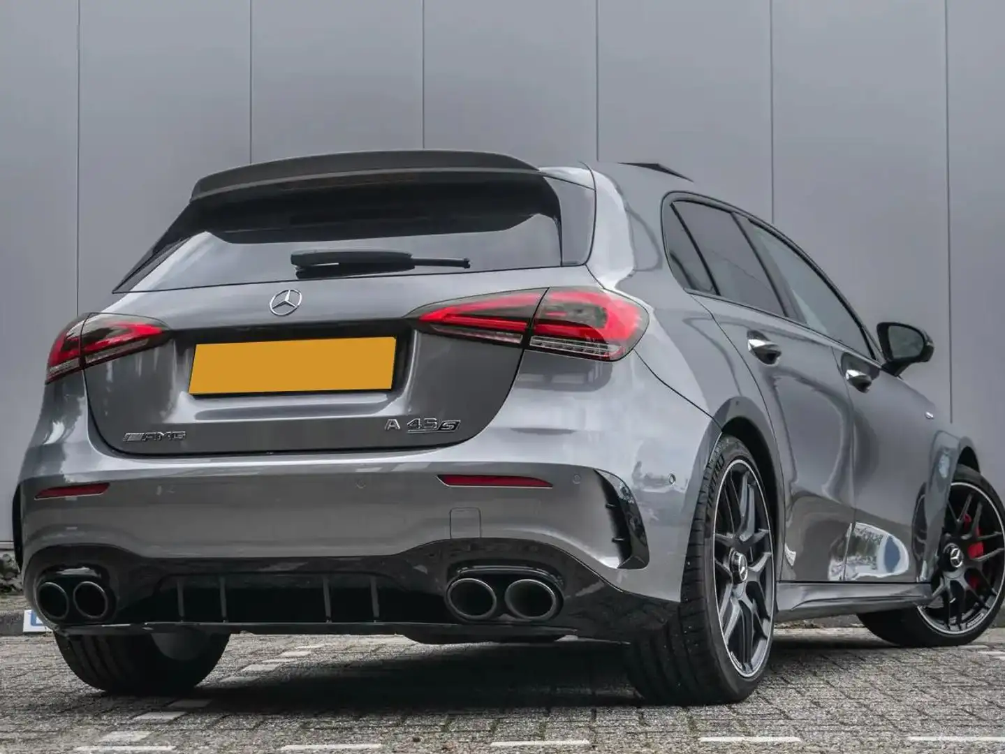 Mercedes-Benz A 45 AMG A45s srebrna - 2