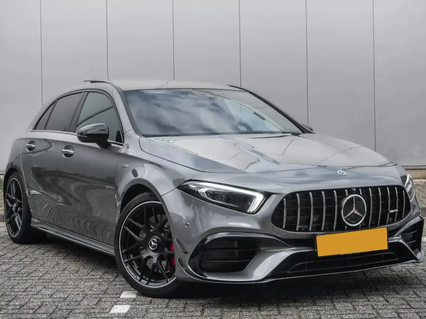 Mercedes-Benz A 45 AMG A45s srebrna - 1