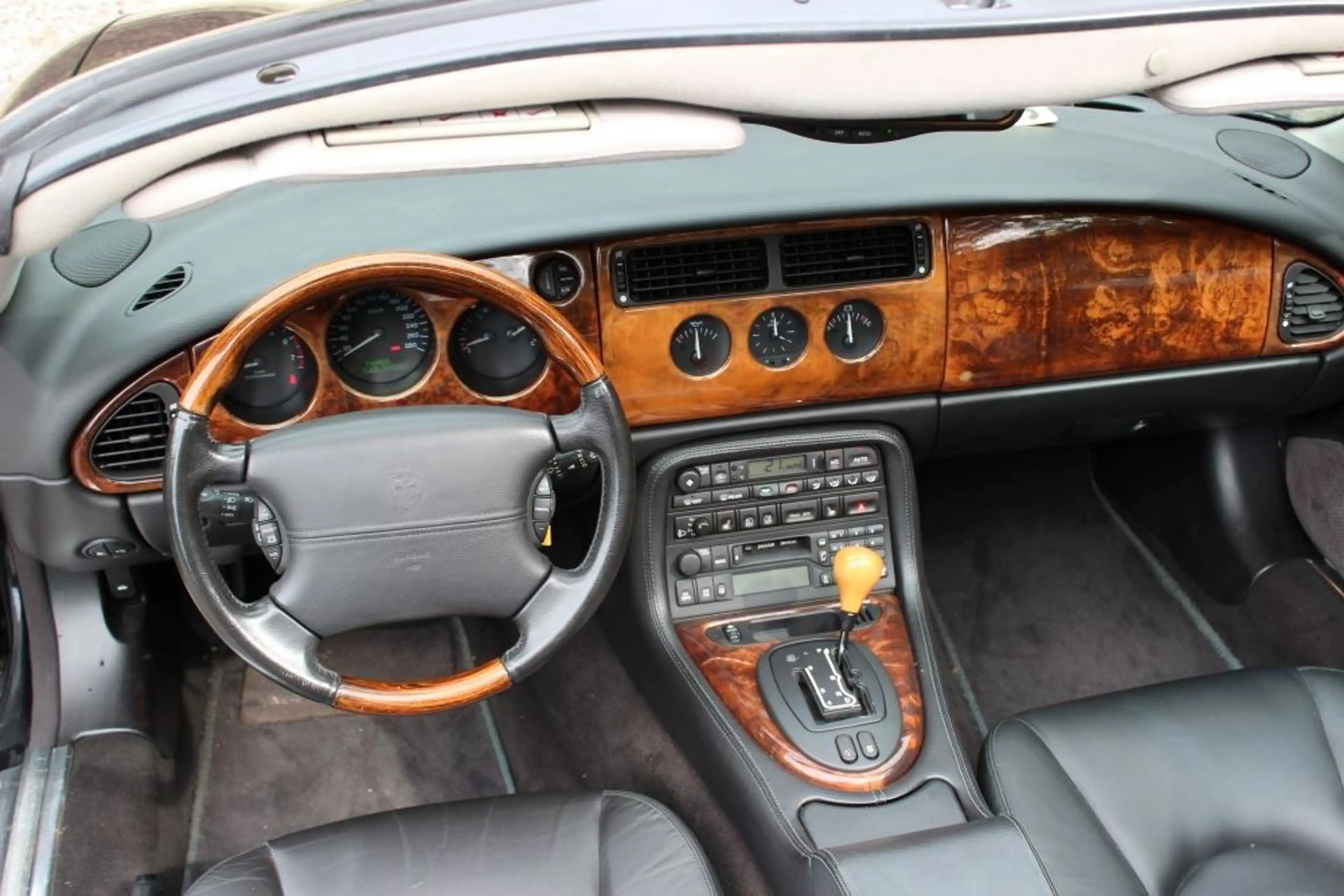 Jaguar XKR Cabriolet 3 Jahre Garantie — photo 6