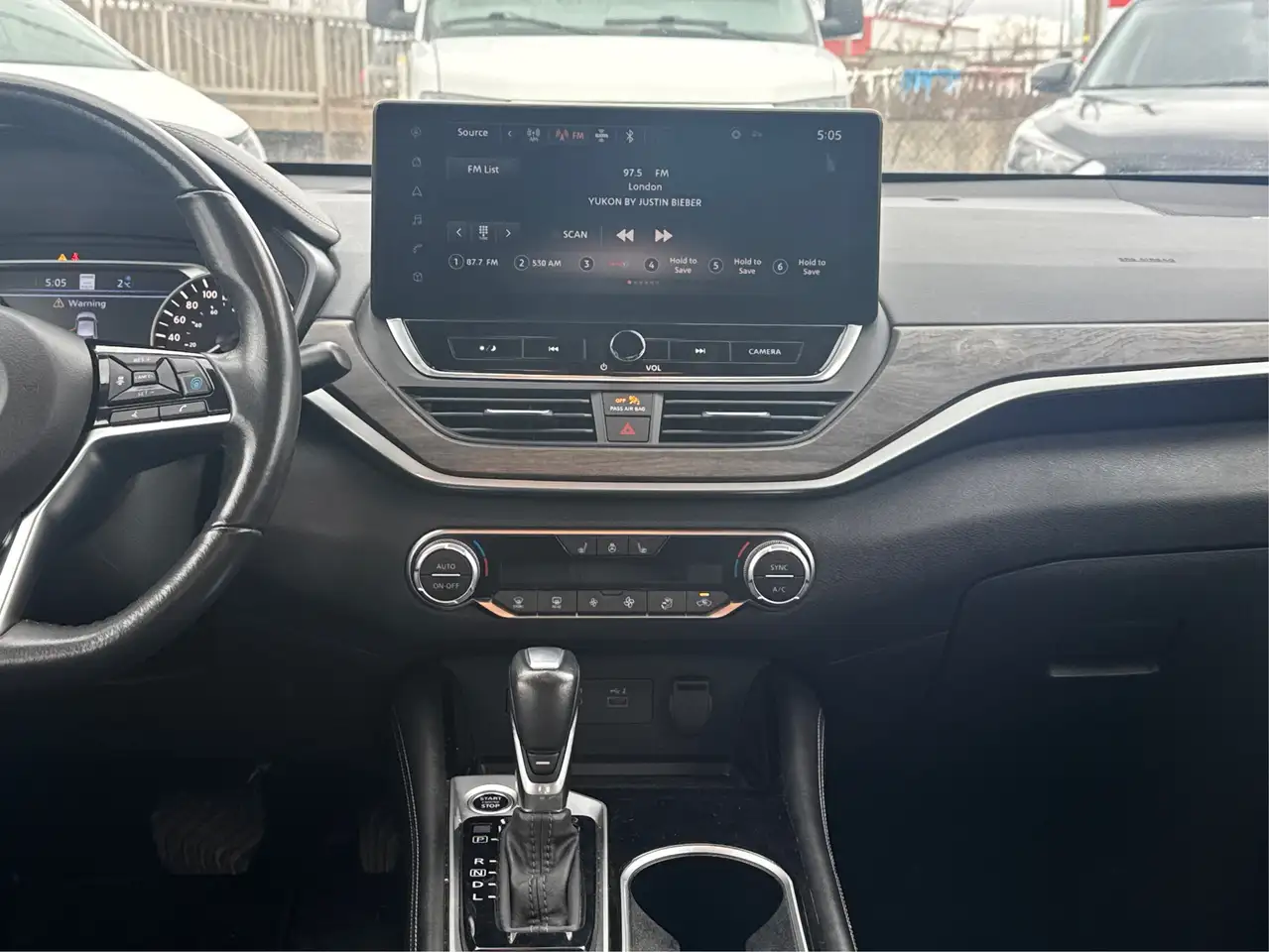 Nissan Altima снимка Nissan Altima