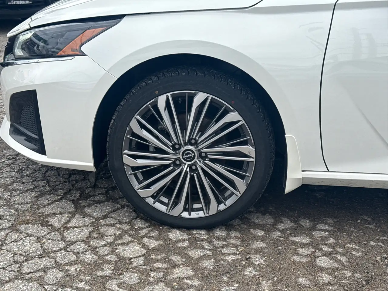 Nissan Altima снимка Nissan Altima