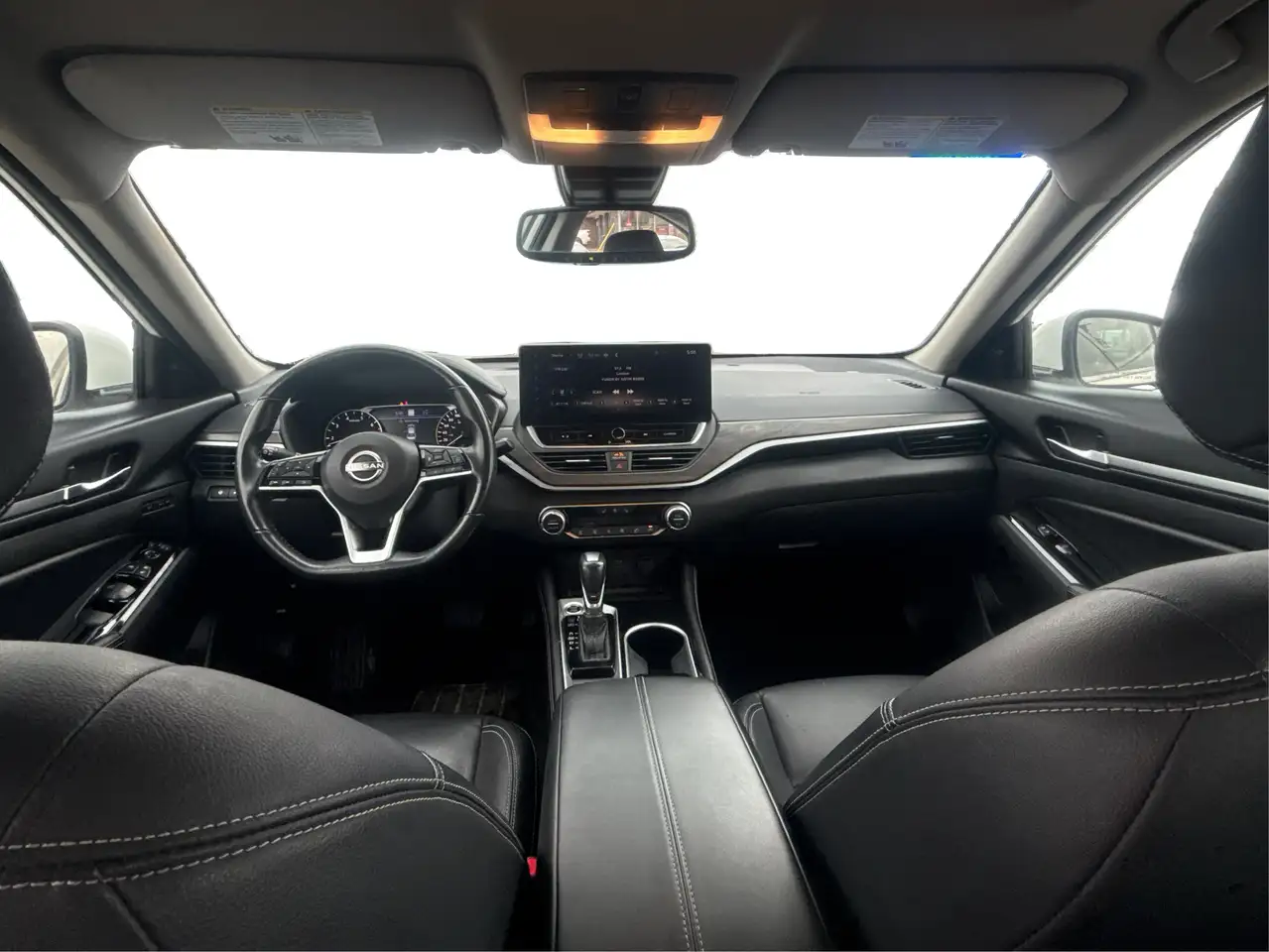 Nissan Altima снимка Nissan Altima