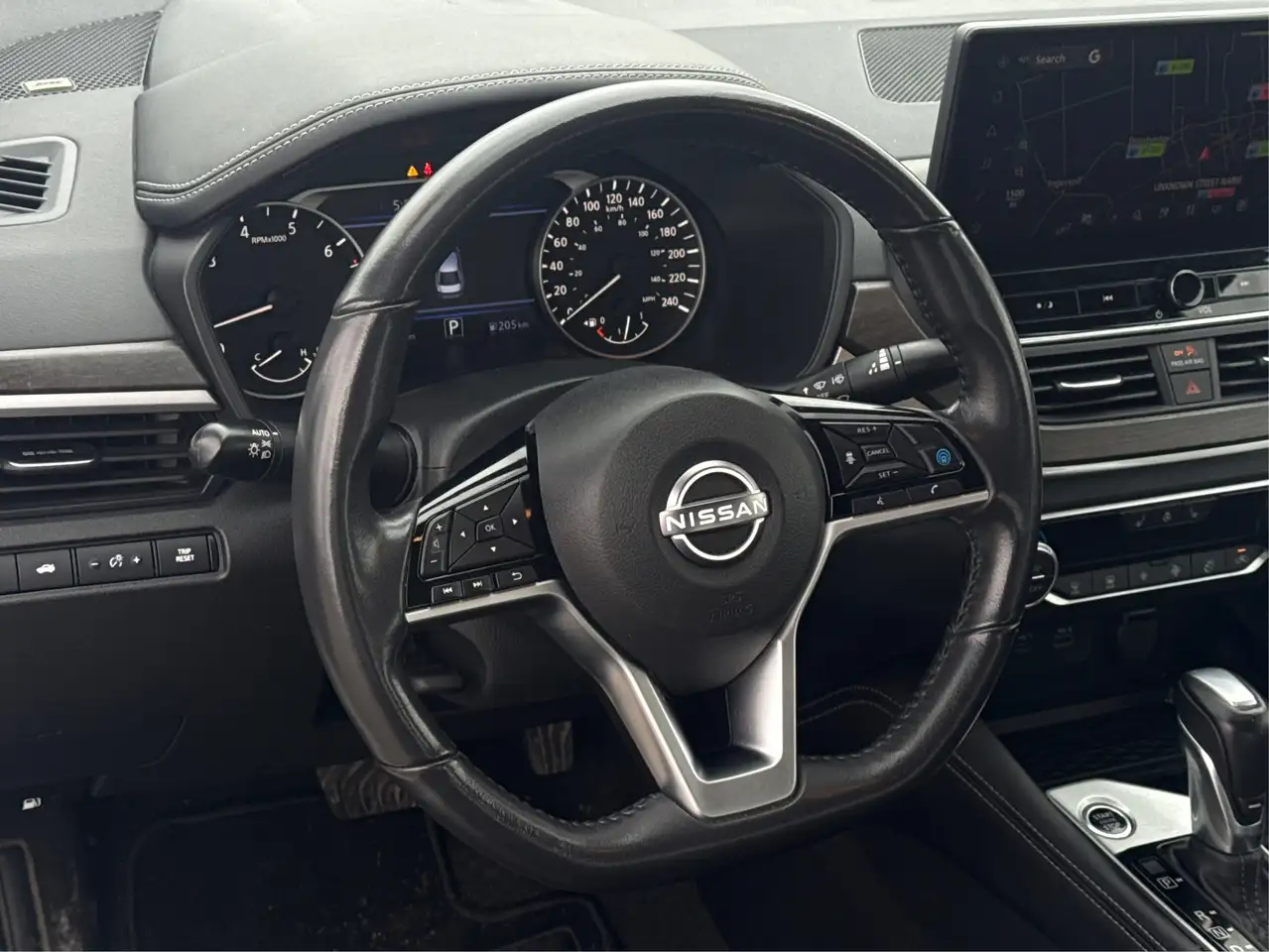 Nissan Altima снимка Nissan Altima