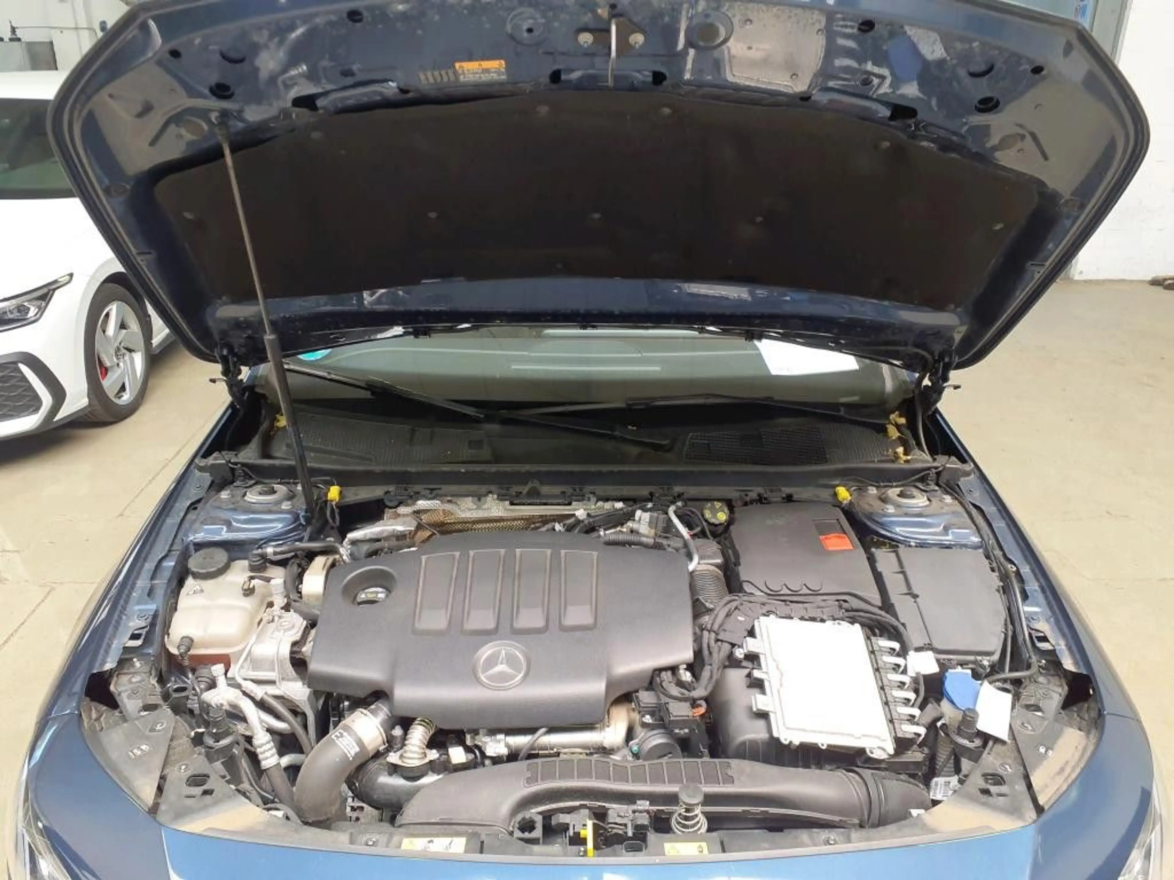 Mercedes-Benz CLA 200 CLA 200 d Shooting Brake AMG-Line Panorama Kam — photo 11