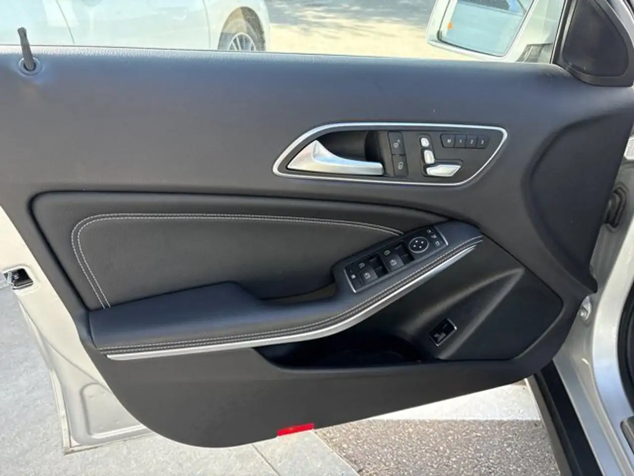 Mercedes-Benz GLA photo Mercedes-Benz GLA