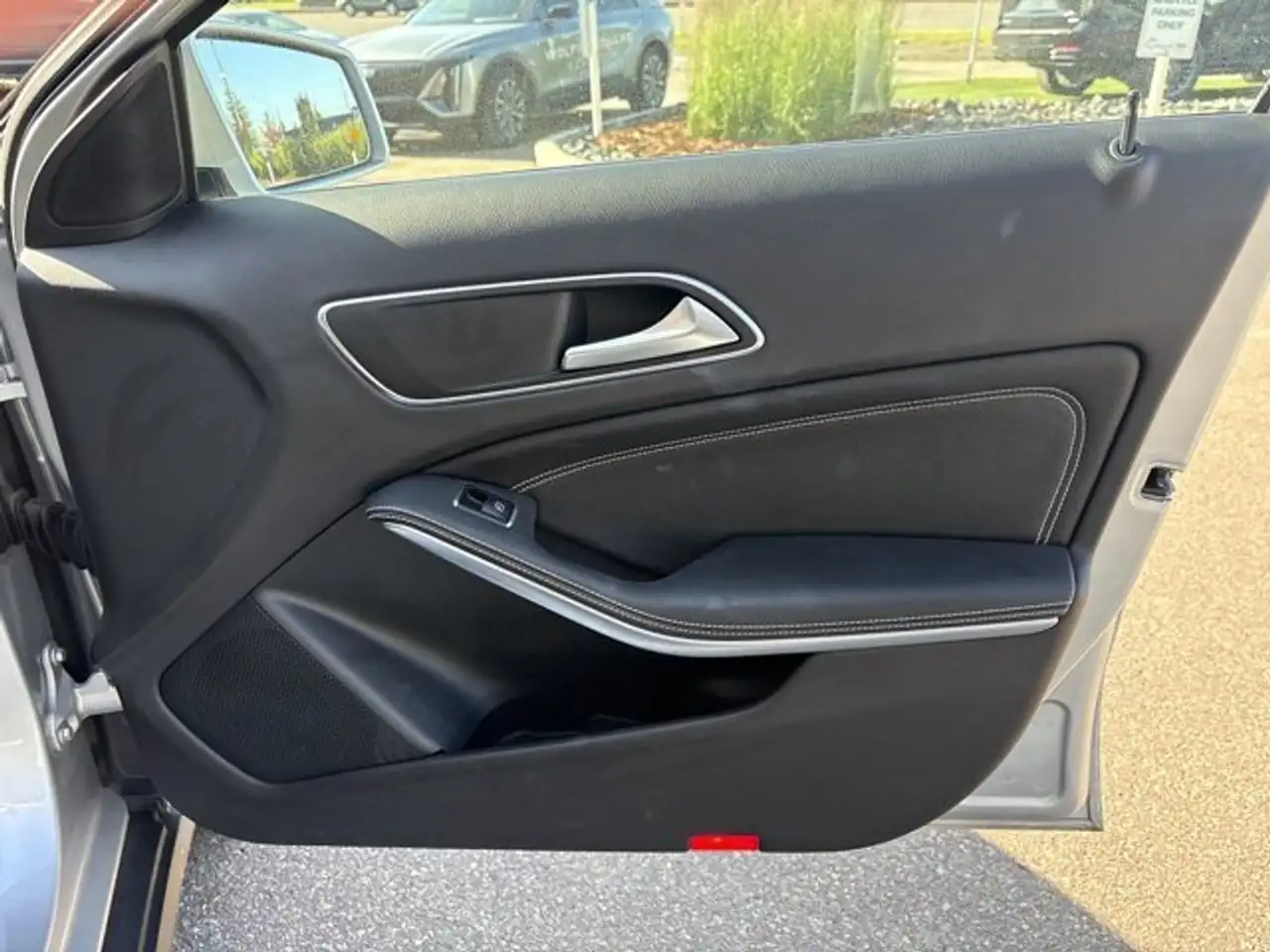 Mercedes-Benz GLA photo Mercedes-Benz GLA