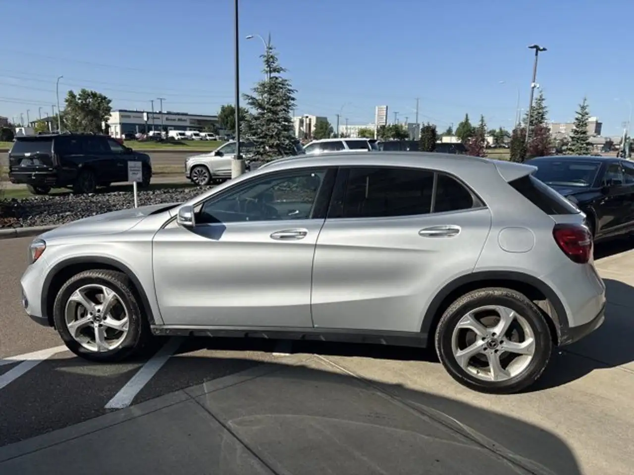 Mercedes-Benz GLA photo Mercedes-Benz GLA