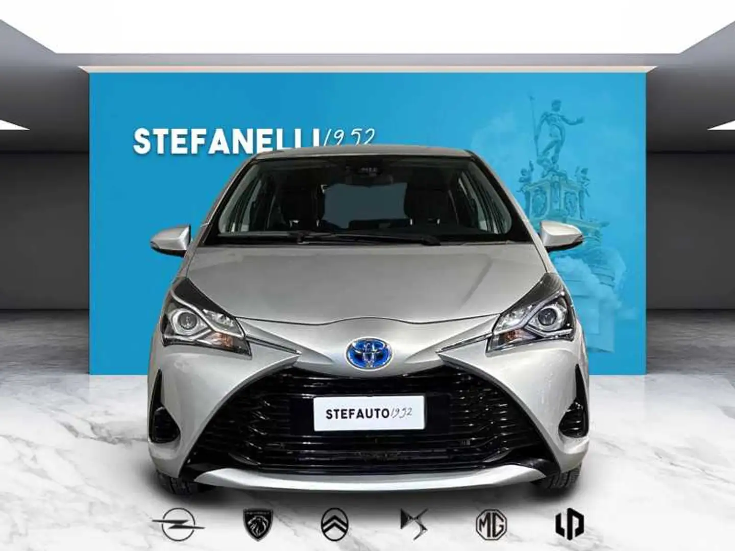 Toyota Yaris III 2017 - Yaris 5p 1.5h Active my18 Argent - 2